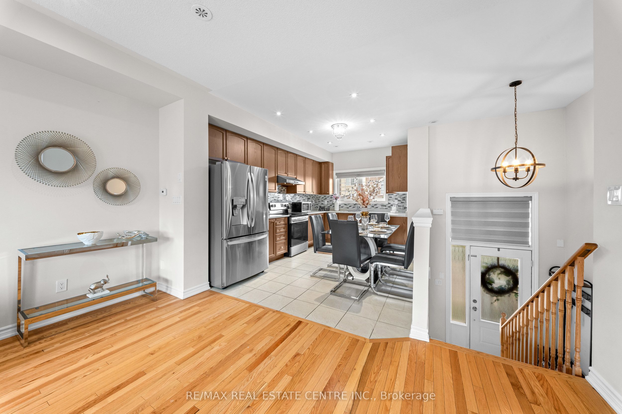 34 Aspen Hills Road Property Photo 11