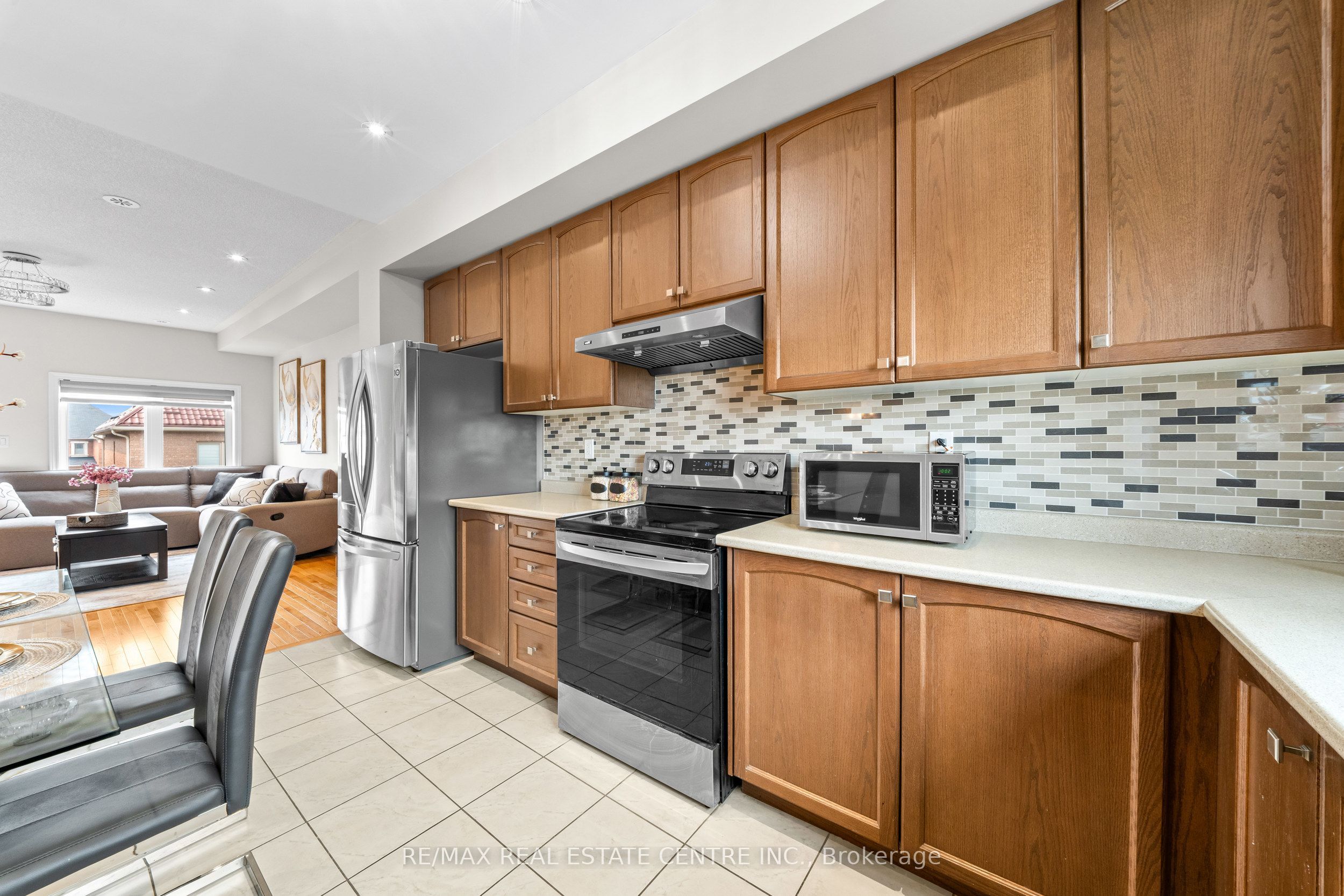 34 Aspen Hills Road Property Photo 14