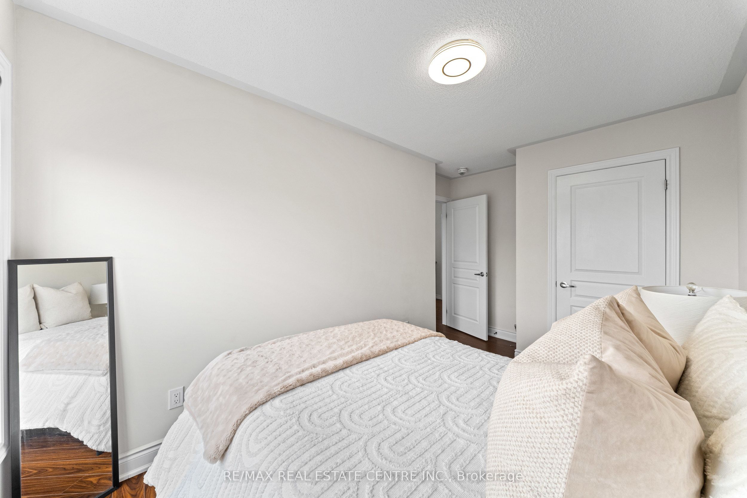 34 Aspen Hills Road Property Photo 26
