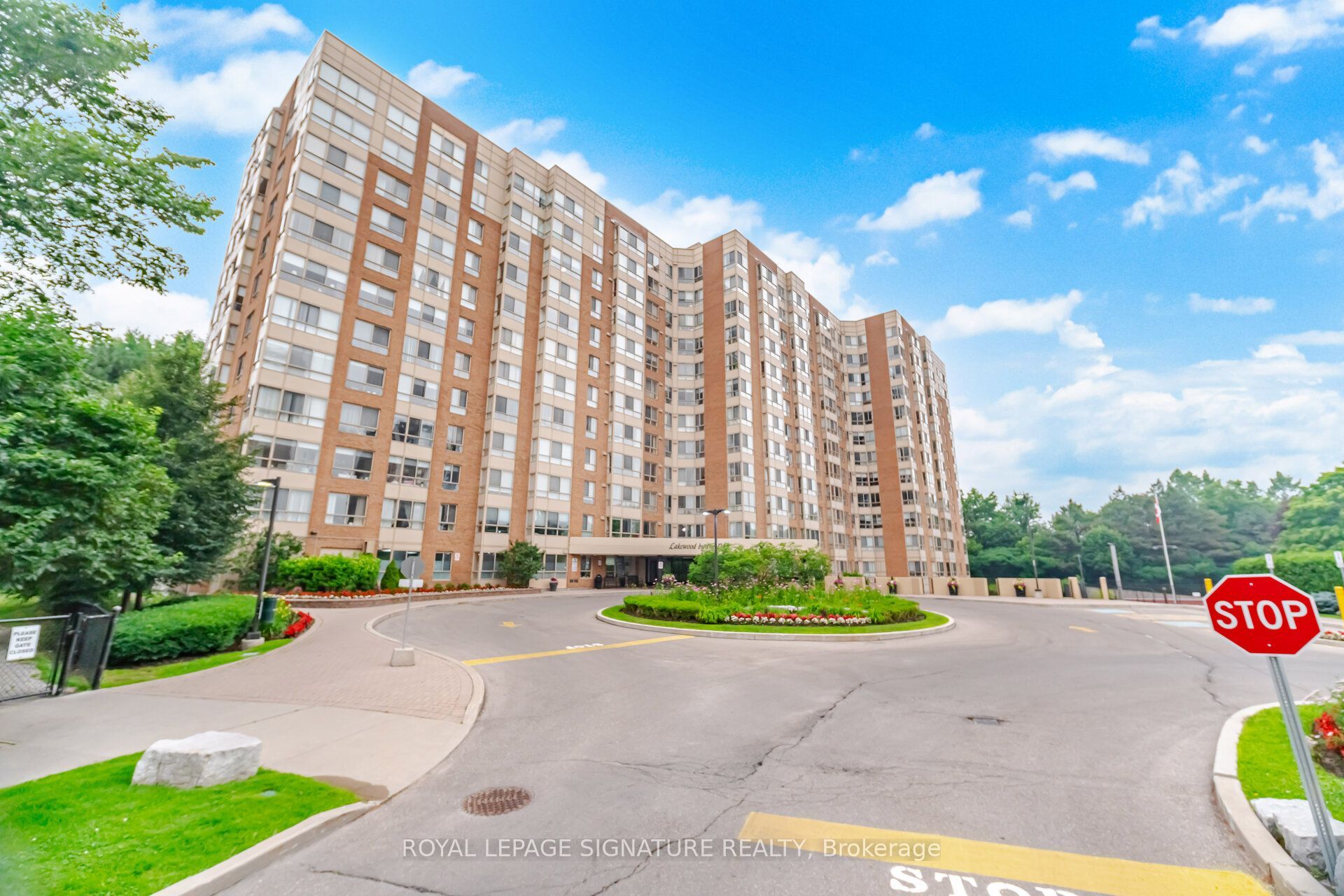 1485 Lakeshore Road E 411 Property Photo 1