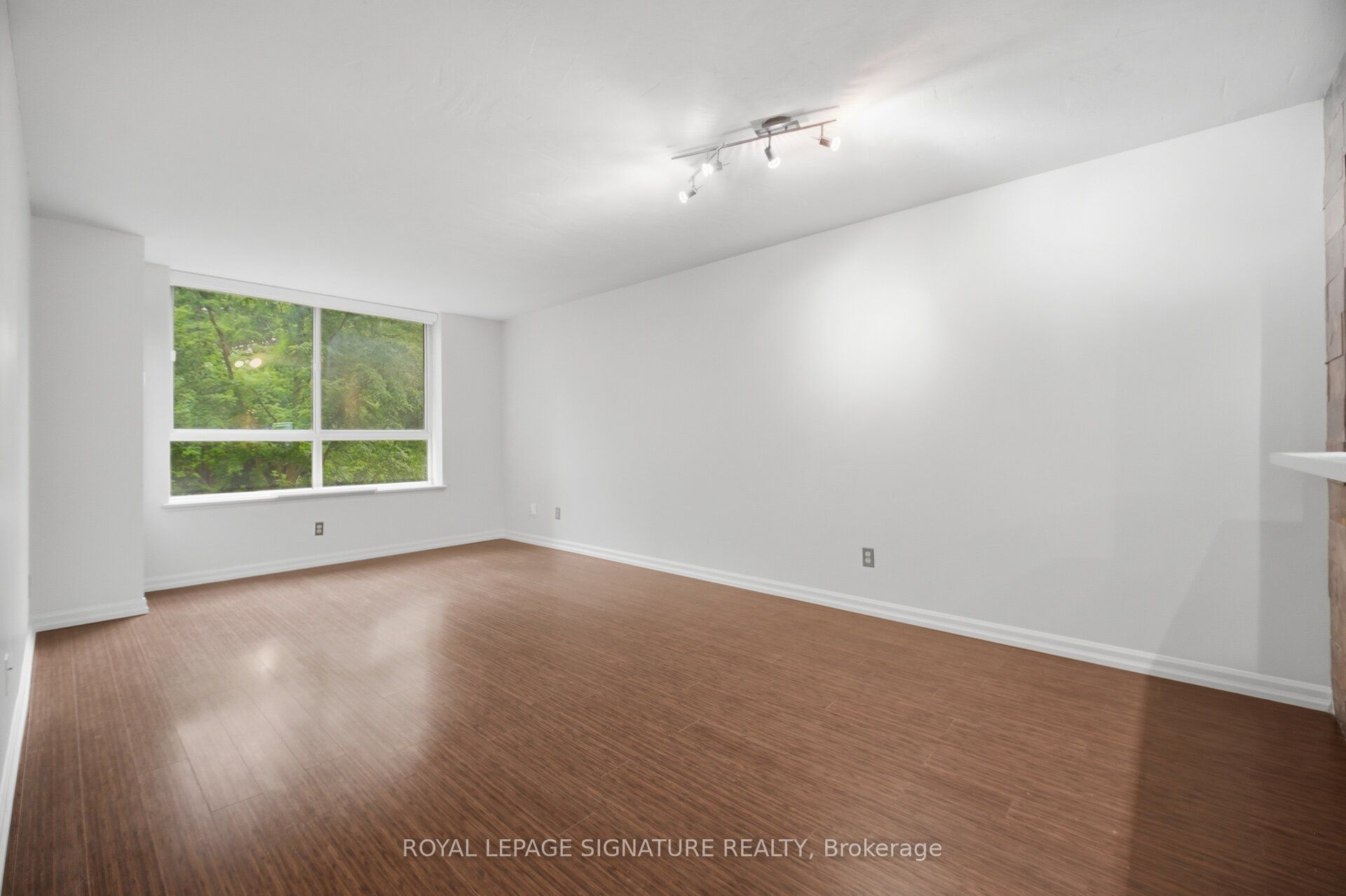 1485 Lakeshore Road E 411 Property Photo 19