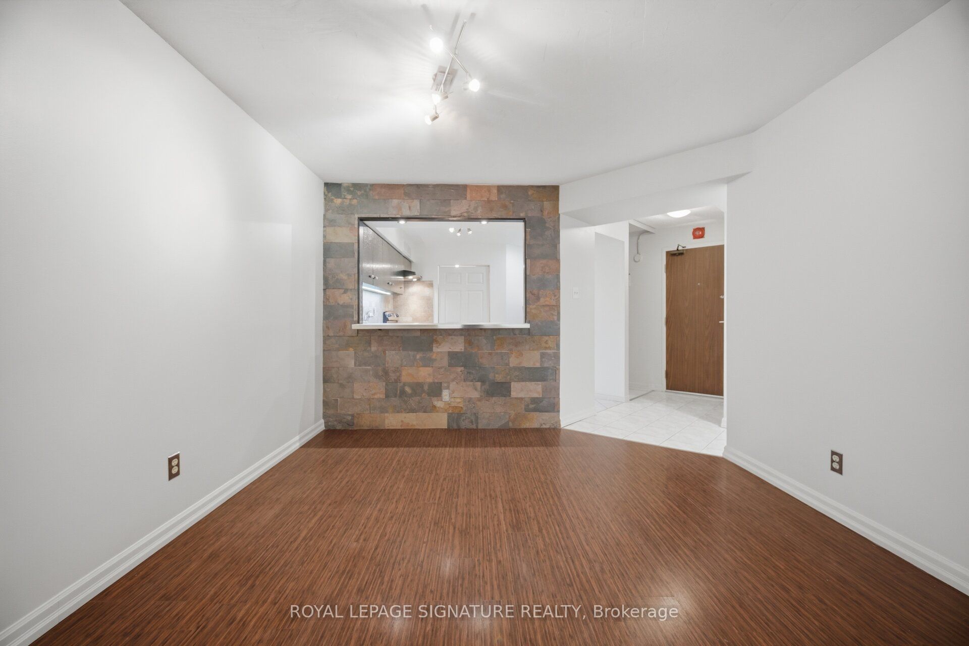 1485 Lakeshore Road E 411 Property Photo 23