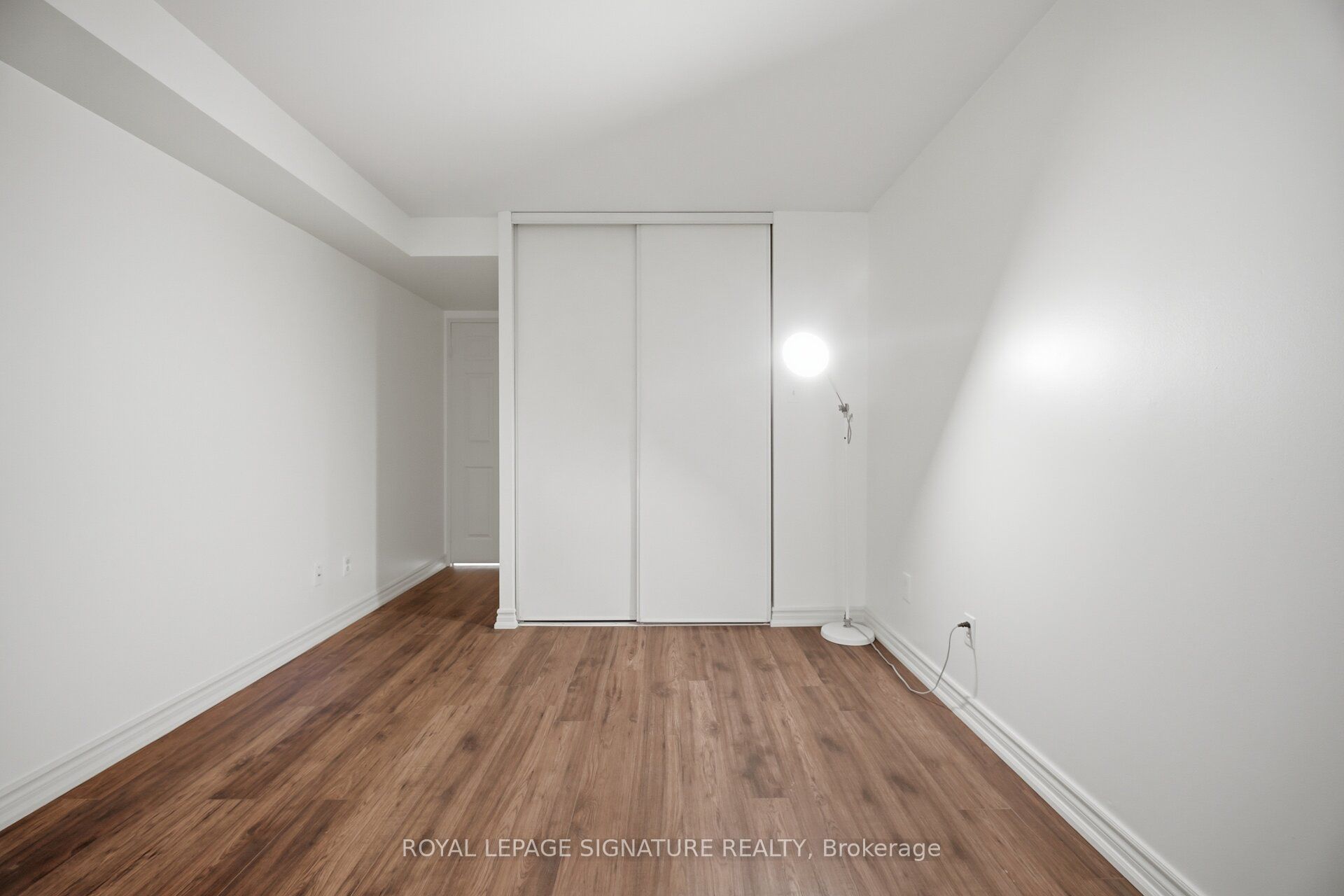 1485 Lakeshore Road E 411 Property Photo 31