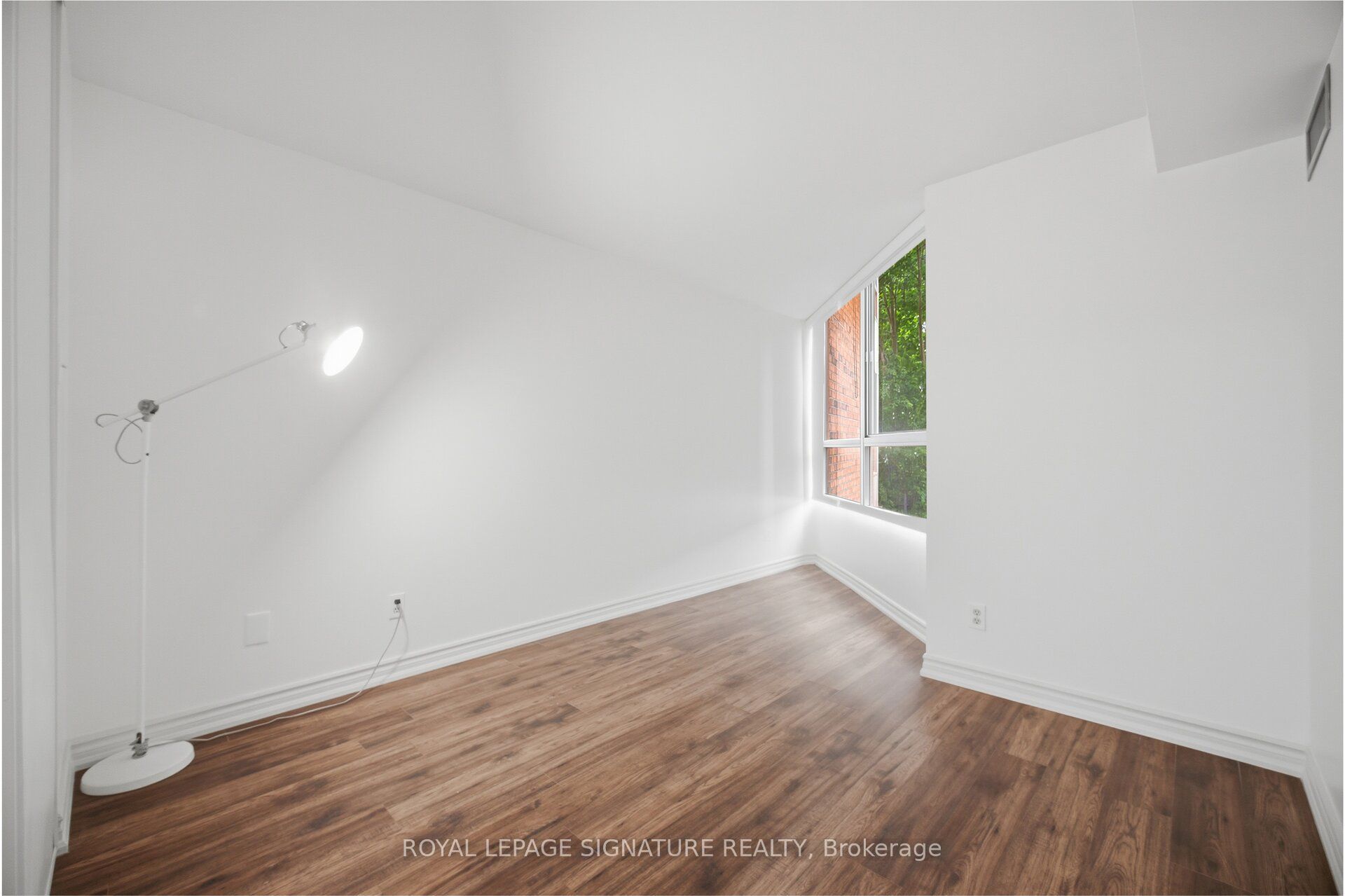 1485 Lakeshore Road E 411 Property Photo 33