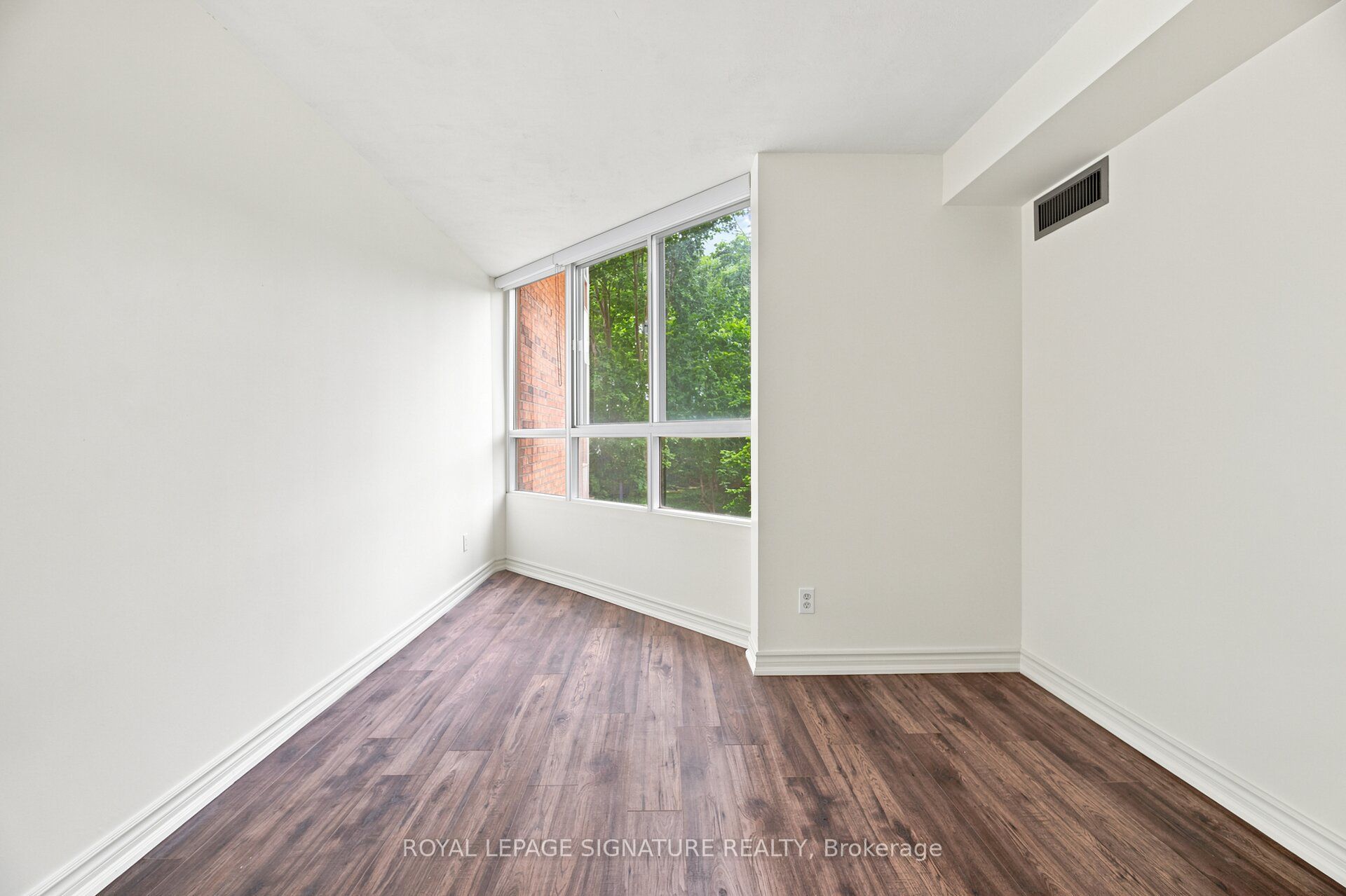 1485 Lakeshore Road E 411 Property Photo 38