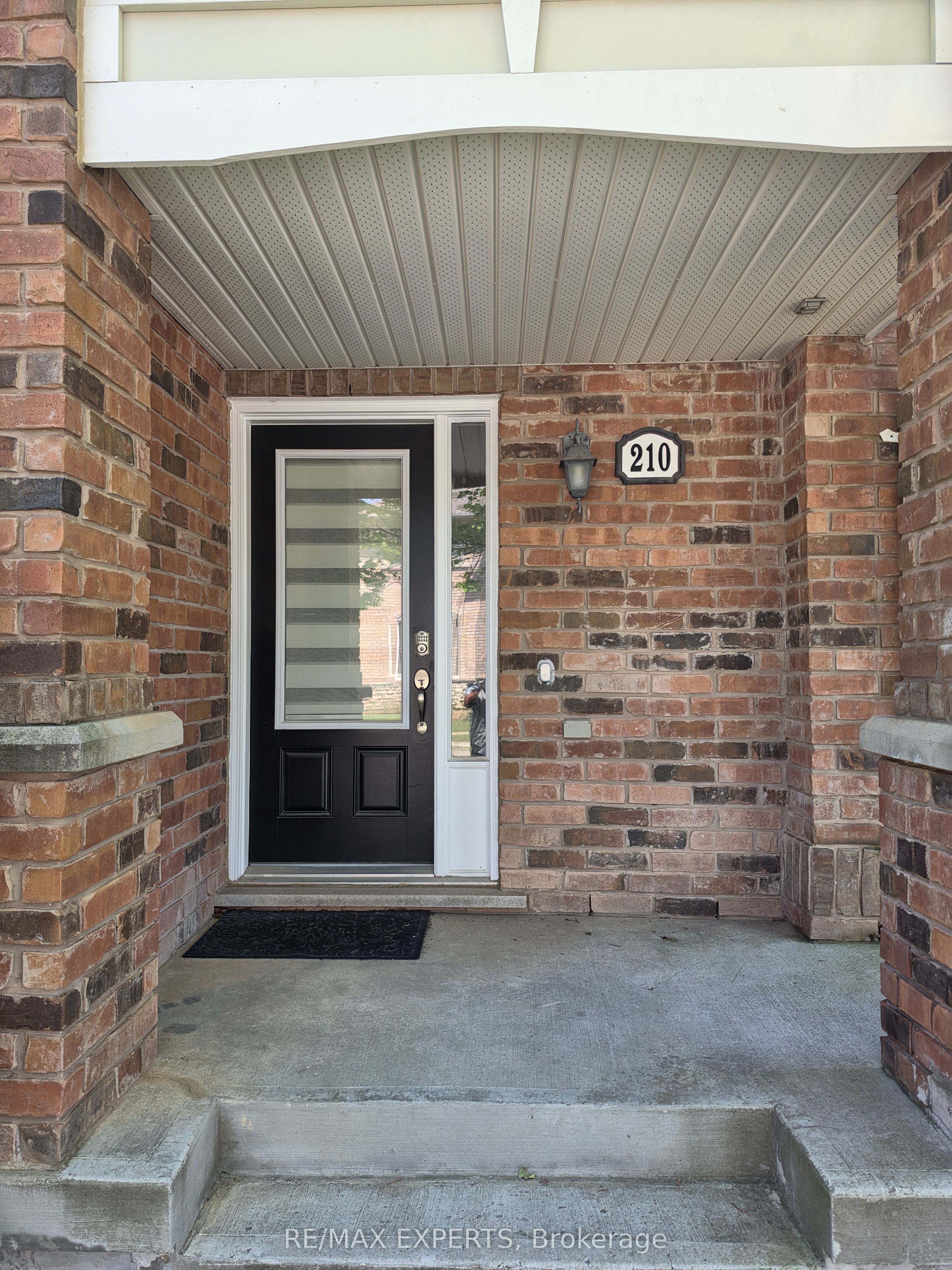 210 Magurn Gate Property Photo 2