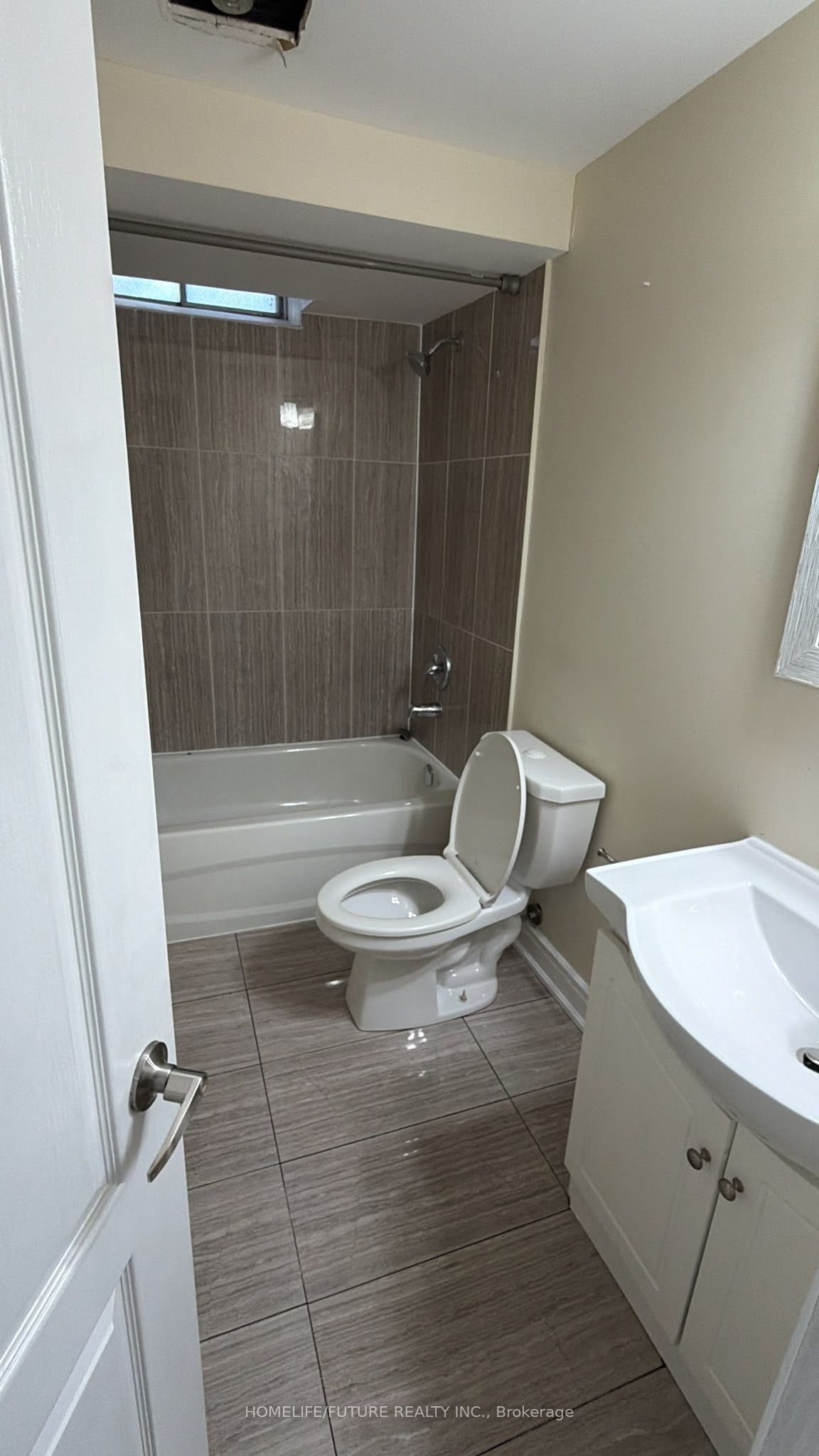 21 Floribunda Crescent Bsmt Property Photo 8