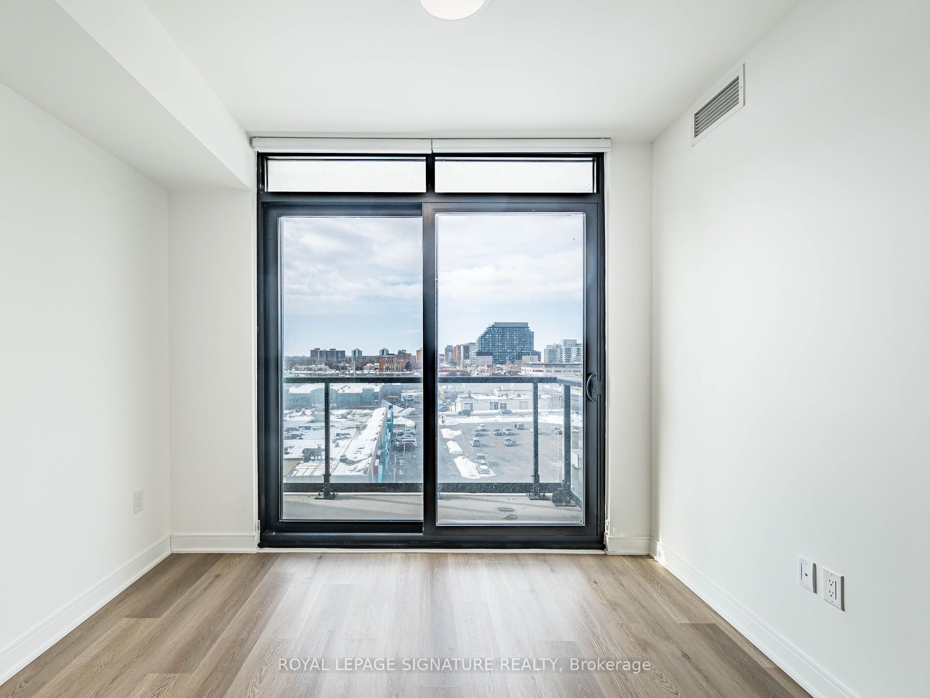 86 Dundas Street E 622 Property Photo 11