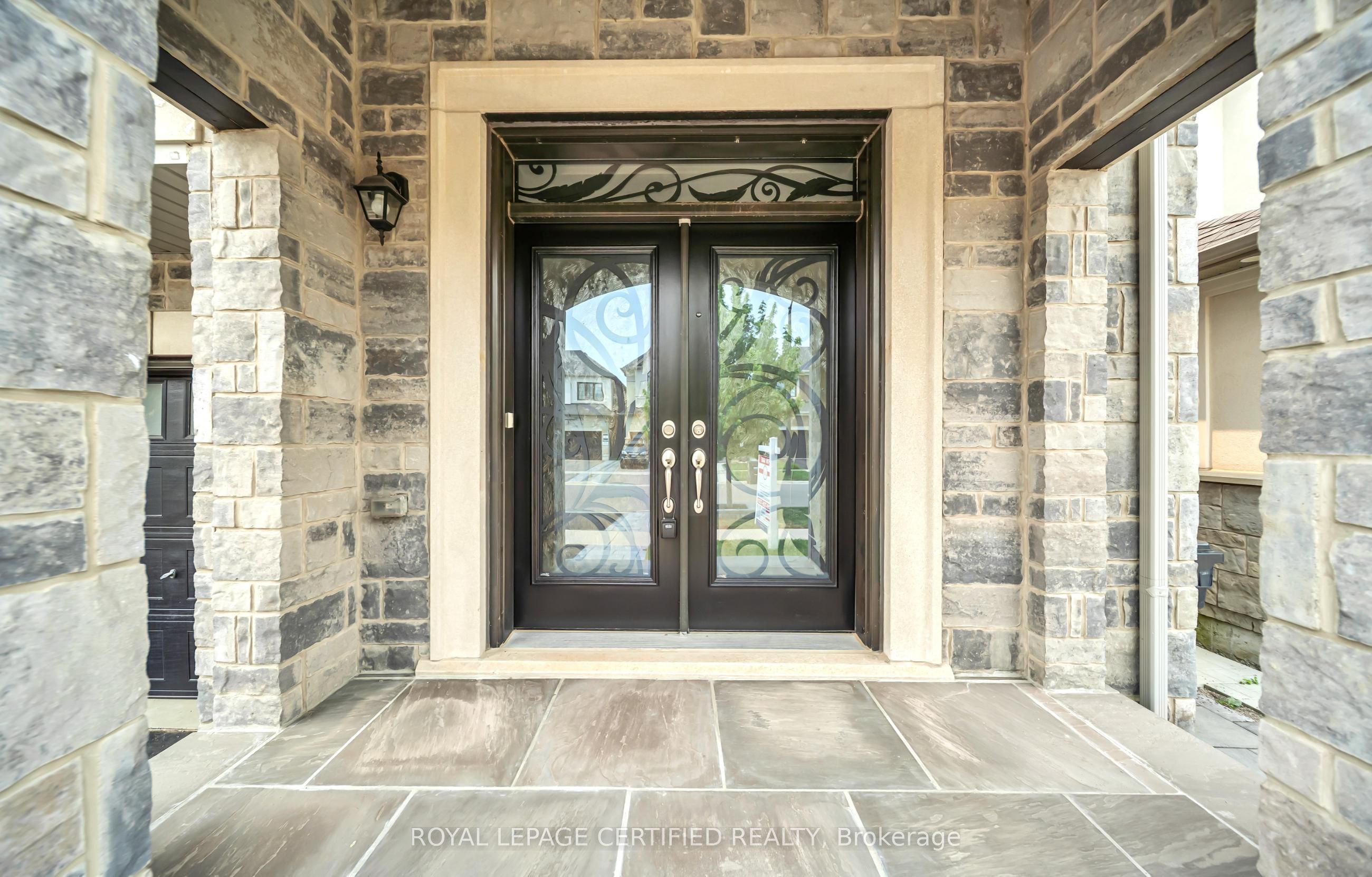 18 Vineyard Drive Property Photo 3