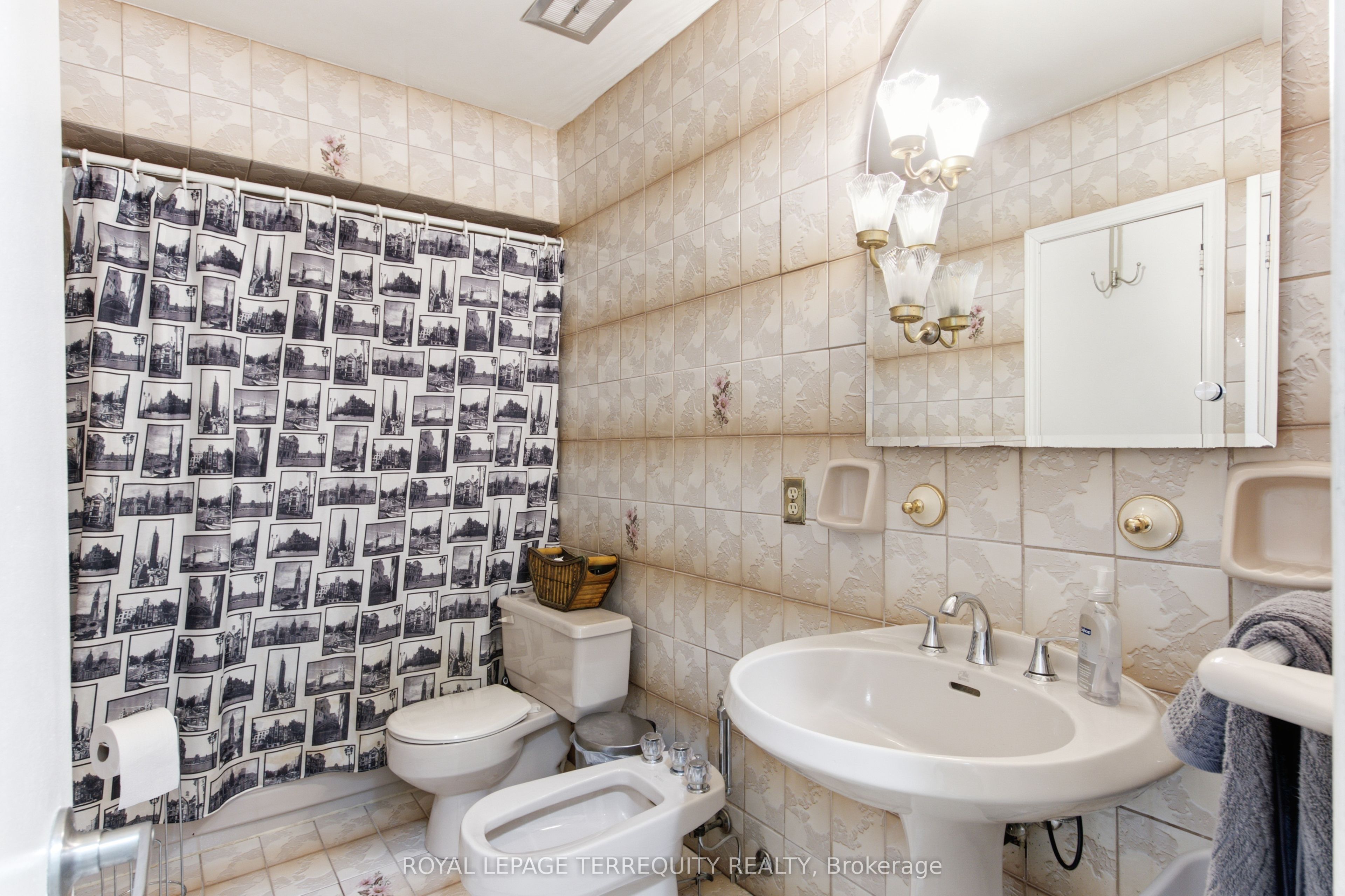 21 Buckland Road Property Photo 25