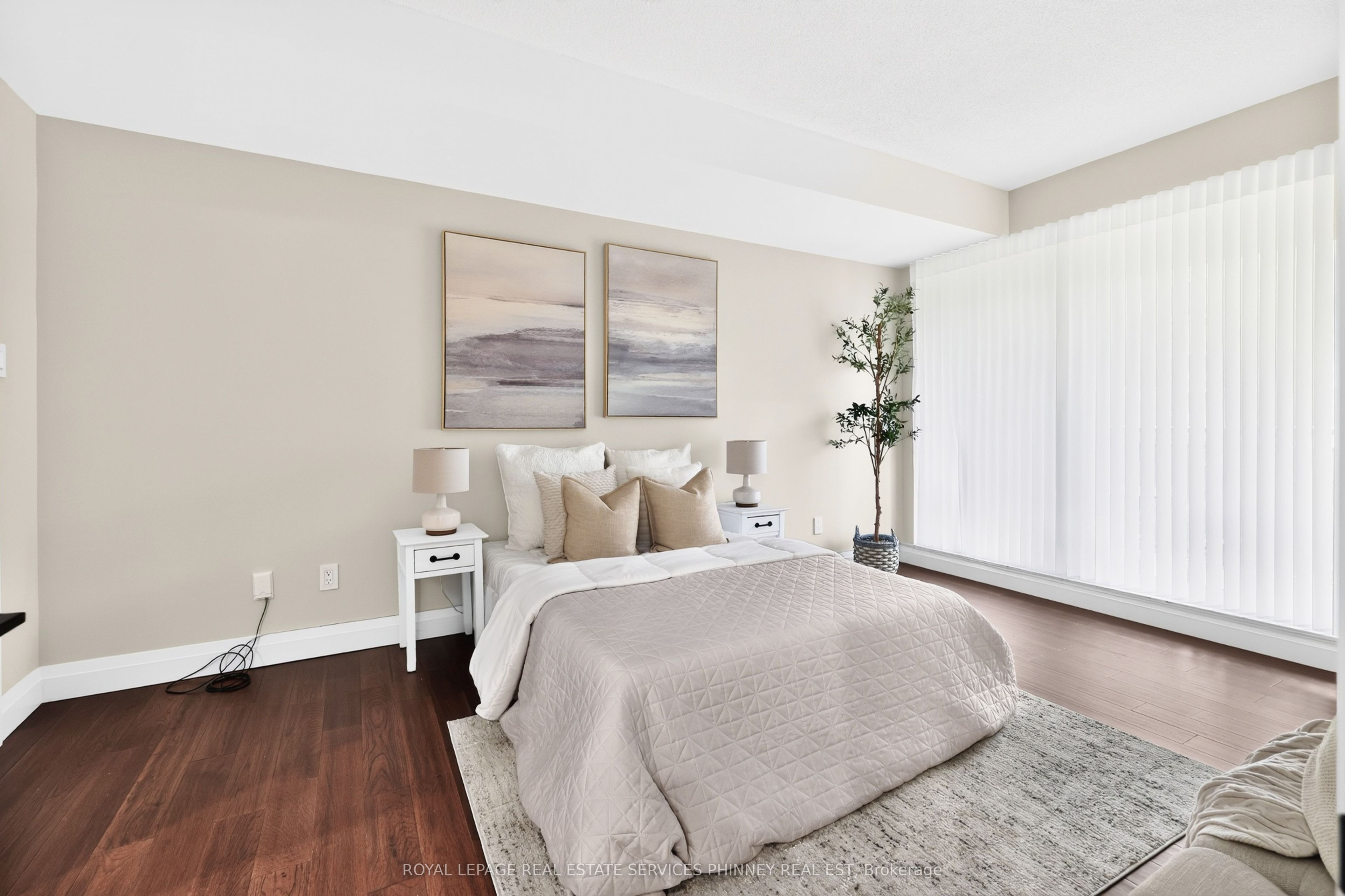 2511 Lakeshore Road W 407 Property Photo 15