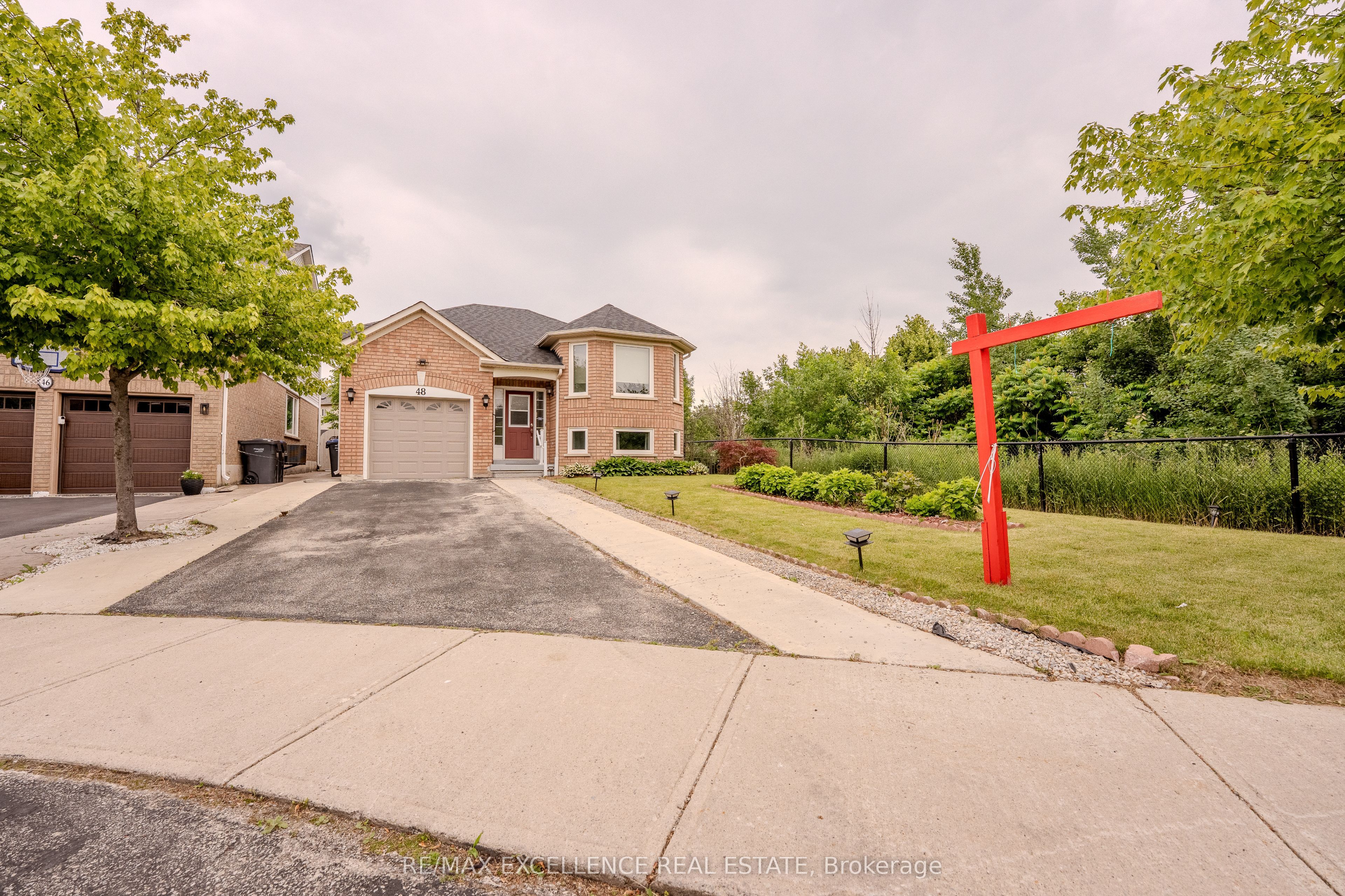 48 Ridgemore Crescent
