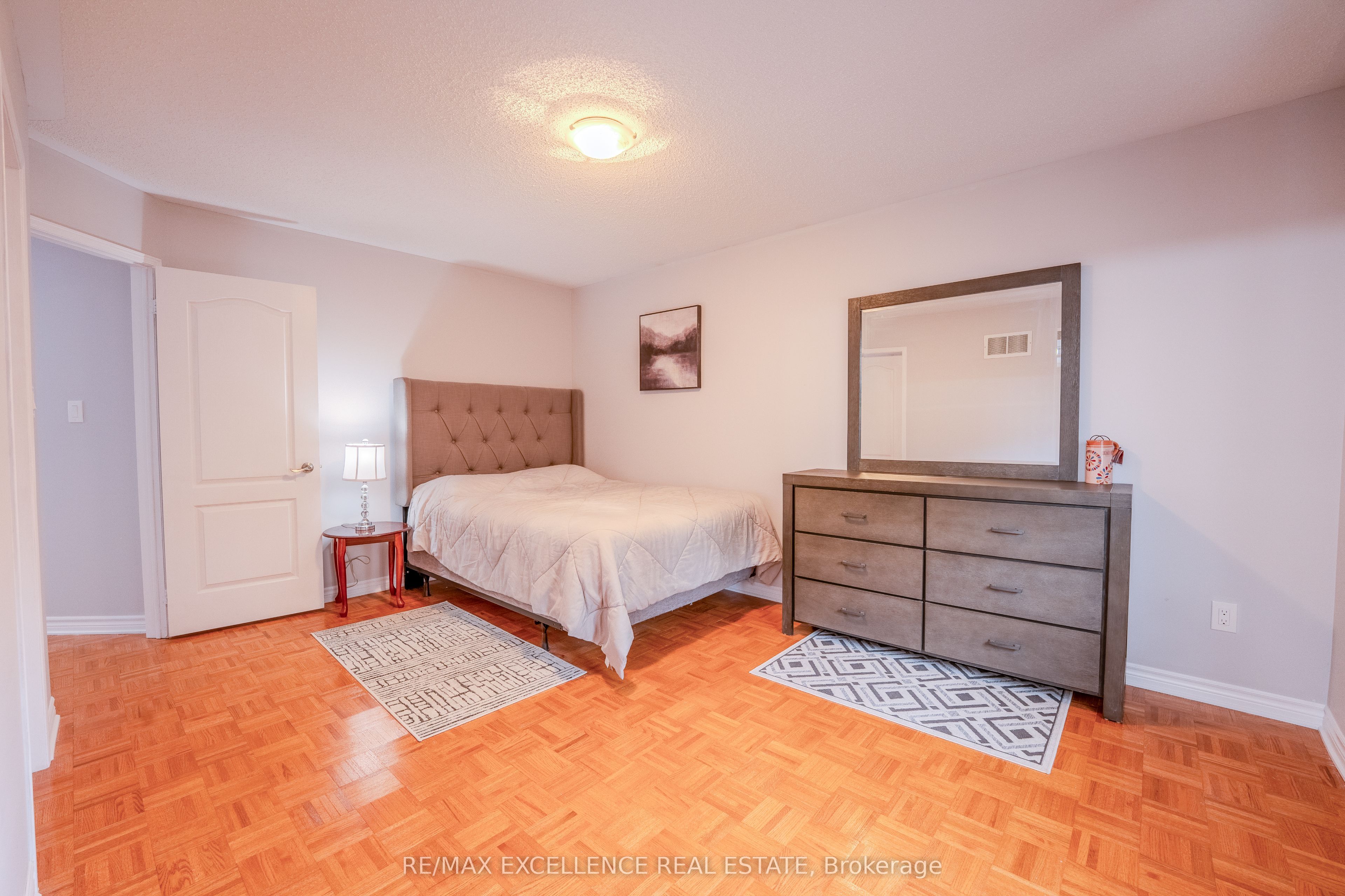 48 Ridgemore Crescent Property Photo 16