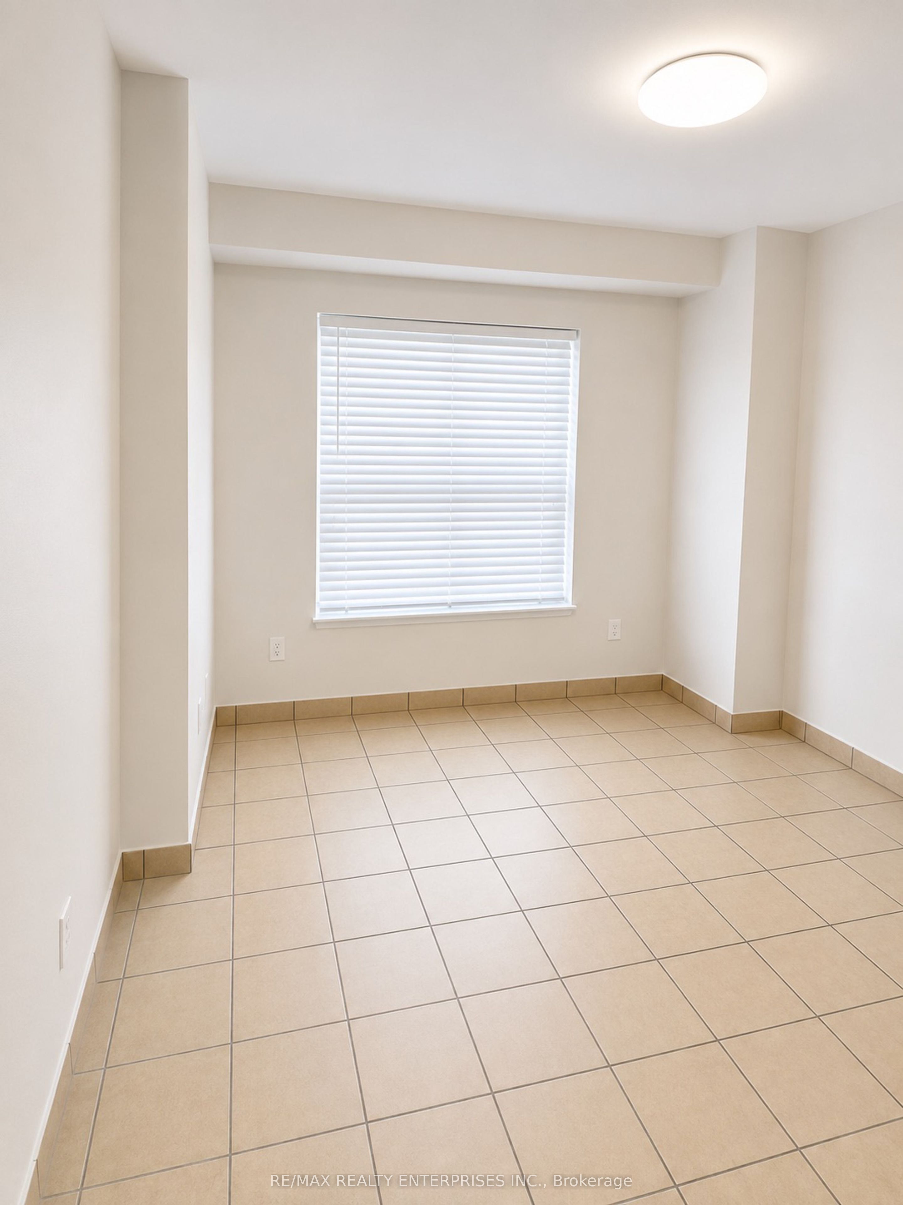 1136 Dufferin Street Main Property Photo 4