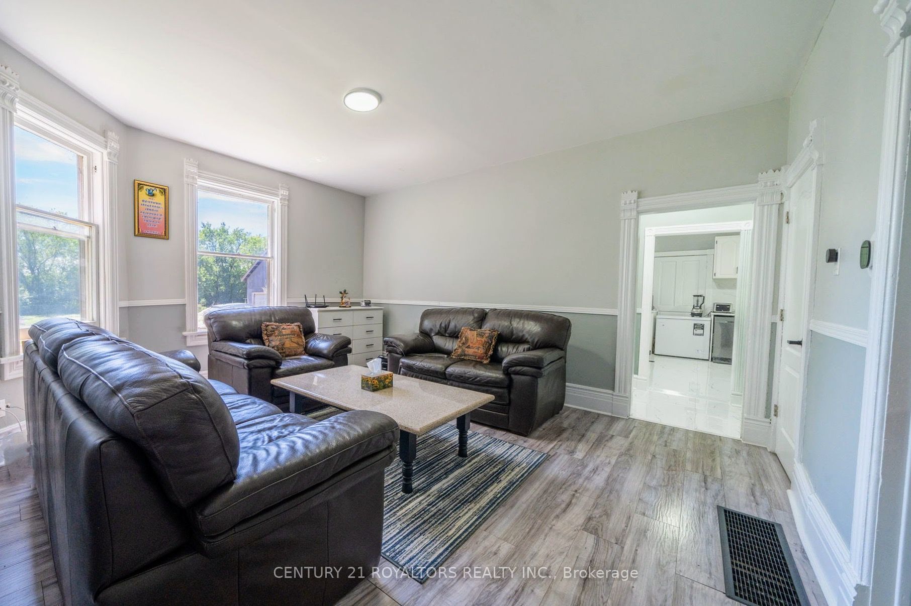 5112 King Street Property Photo 10