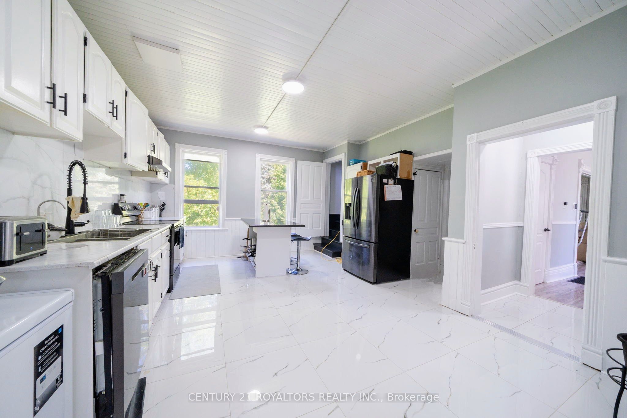 5112 King Street Property Photo 13