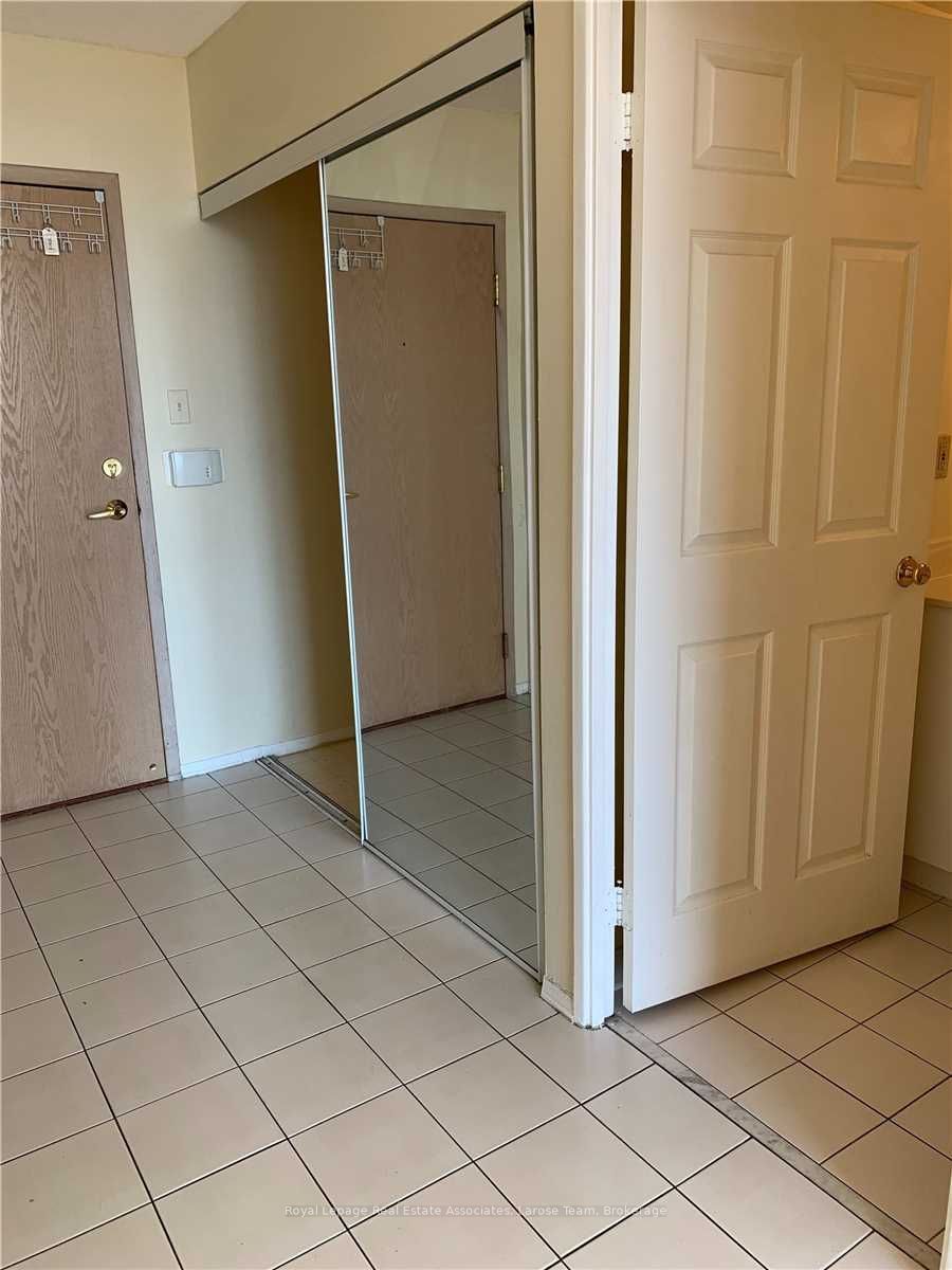 55 Elm Drive W Ph02 Property Photo 7