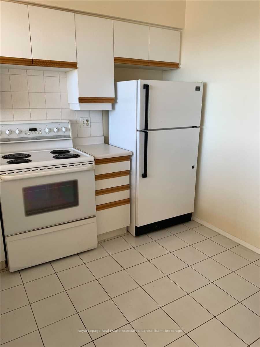 55 Elm Drive W Ph02 Property Photo 8