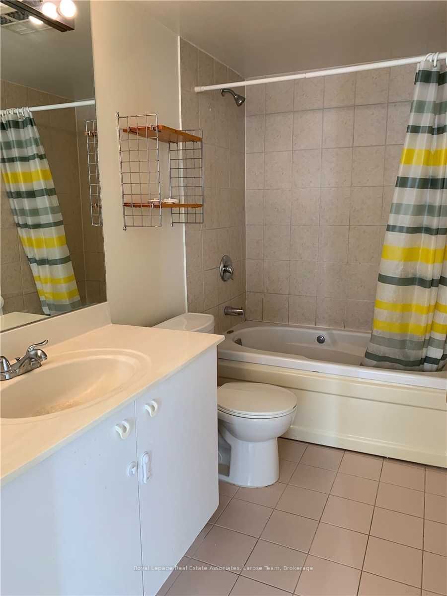 55 Elm Drive W Ph02 Property Photo 18