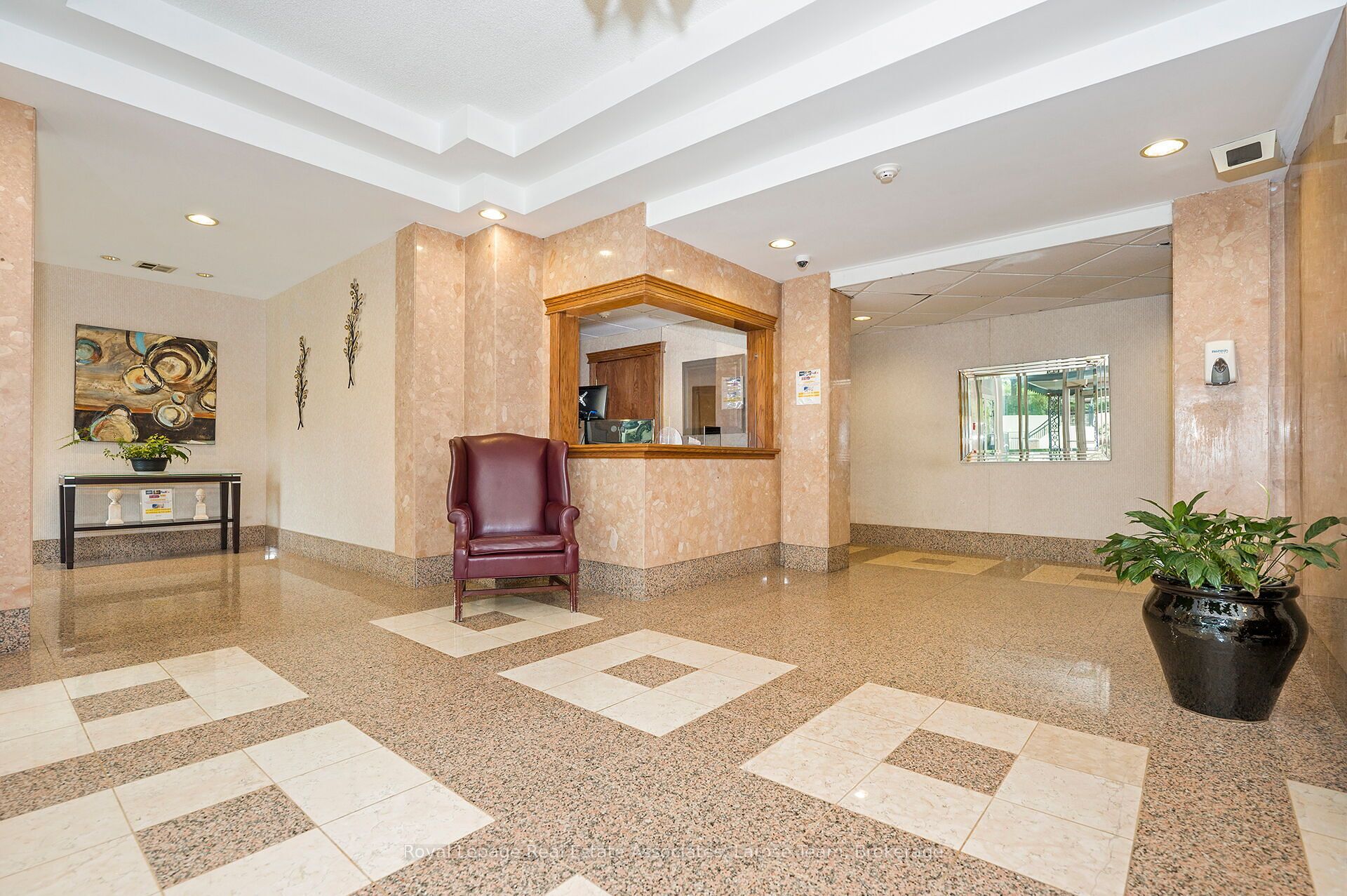 55 Elm Drive W Ph02 Property Photo 48