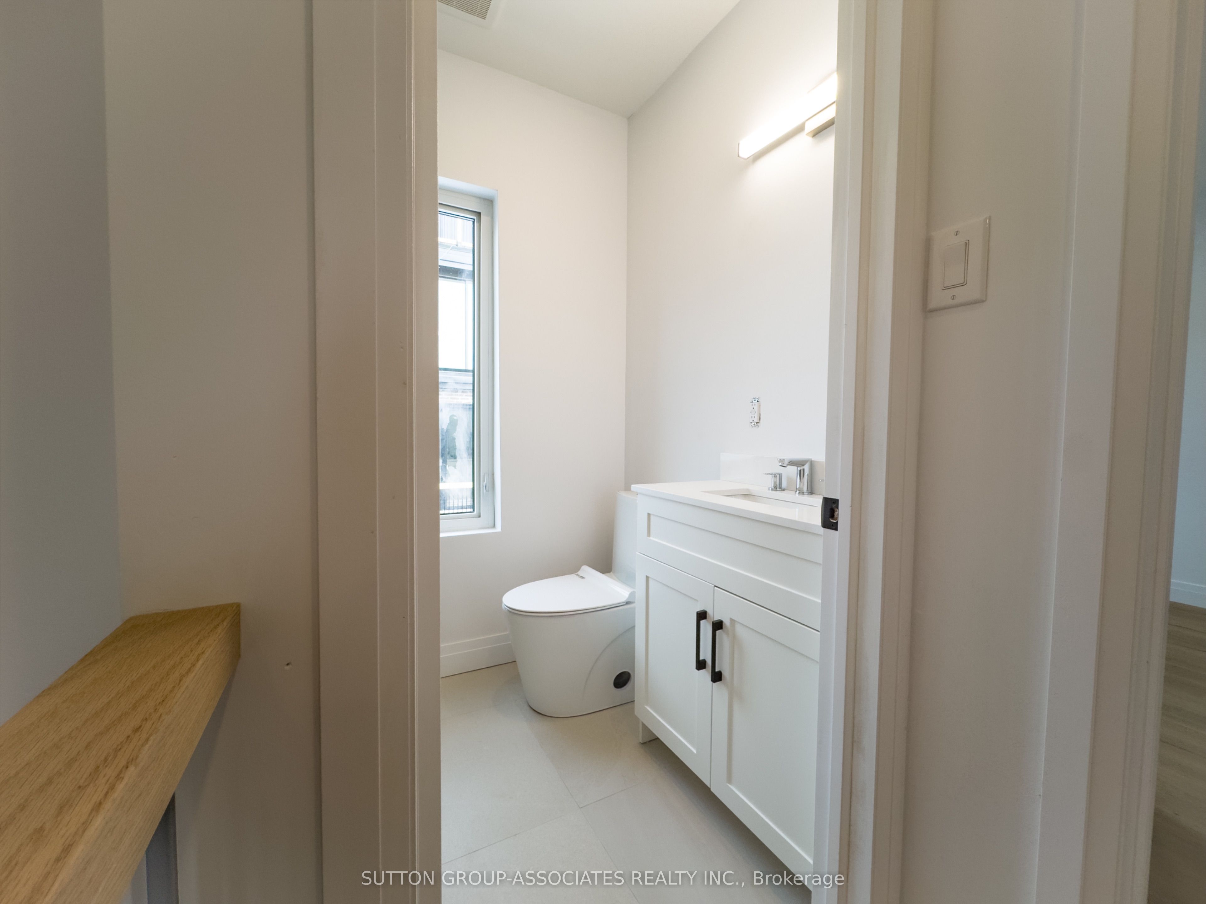 62 Hartley Avenue Laneway Property Photo 9