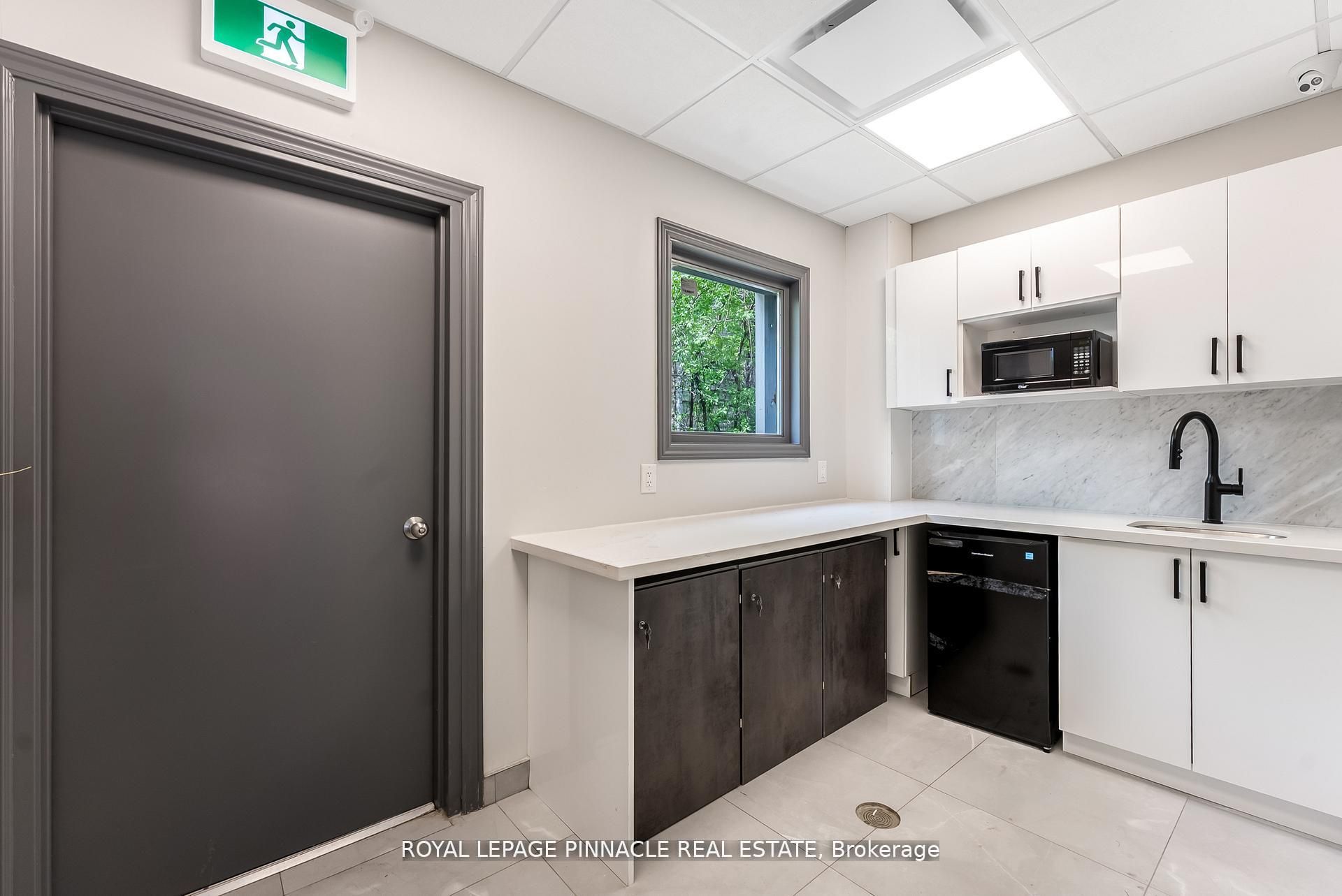 233 Speers Road 5-c Property Photo 16