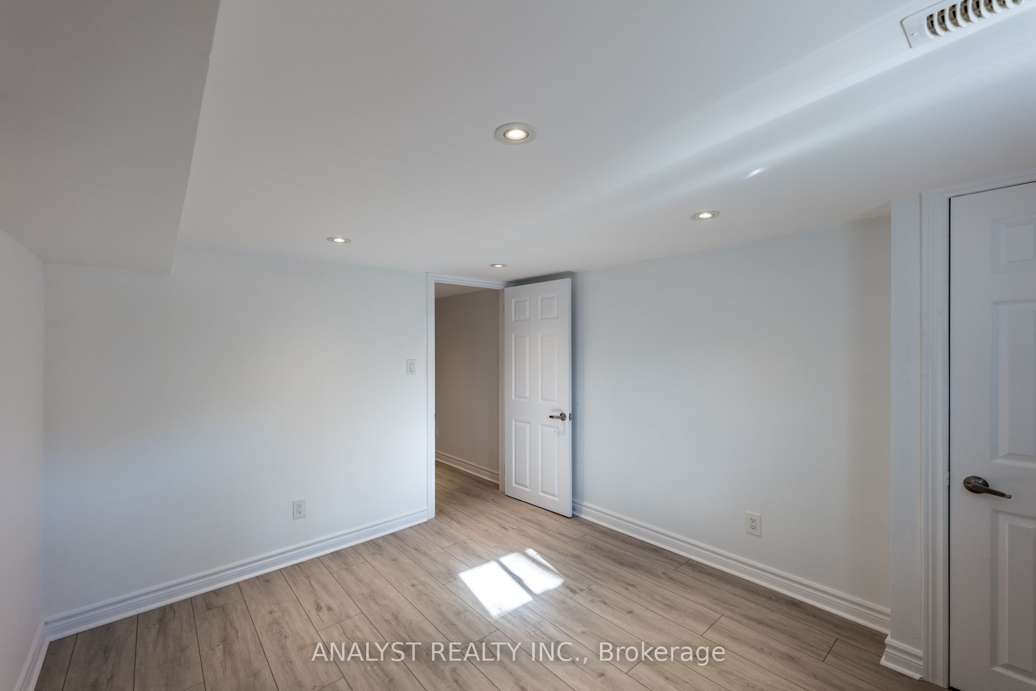 39 Chartwell Road Bsmt Property Photo 12