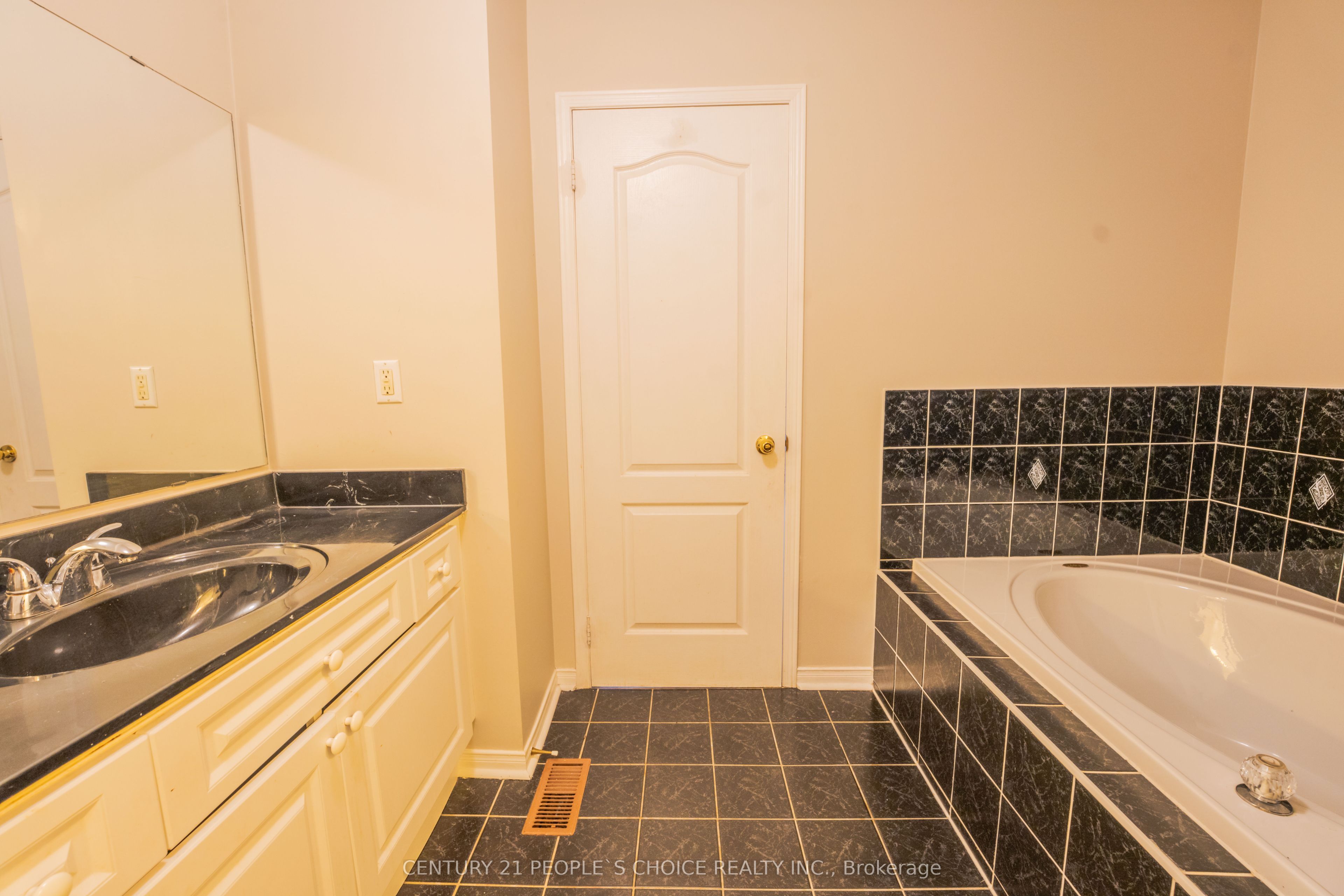 21 Cordgrass Crescent Property Photo 28