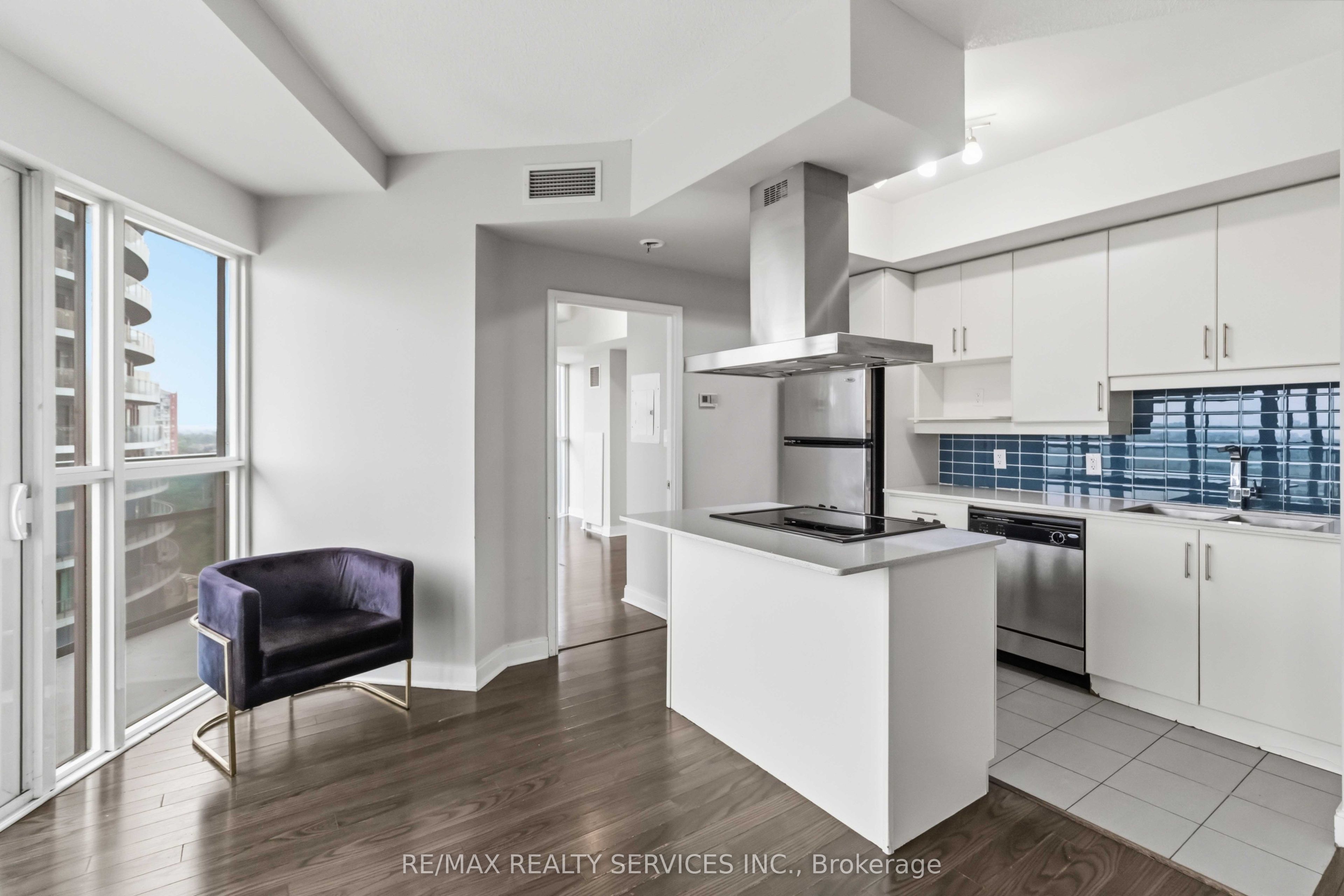 60 Absolute Avenue 1405 Property Photo 10