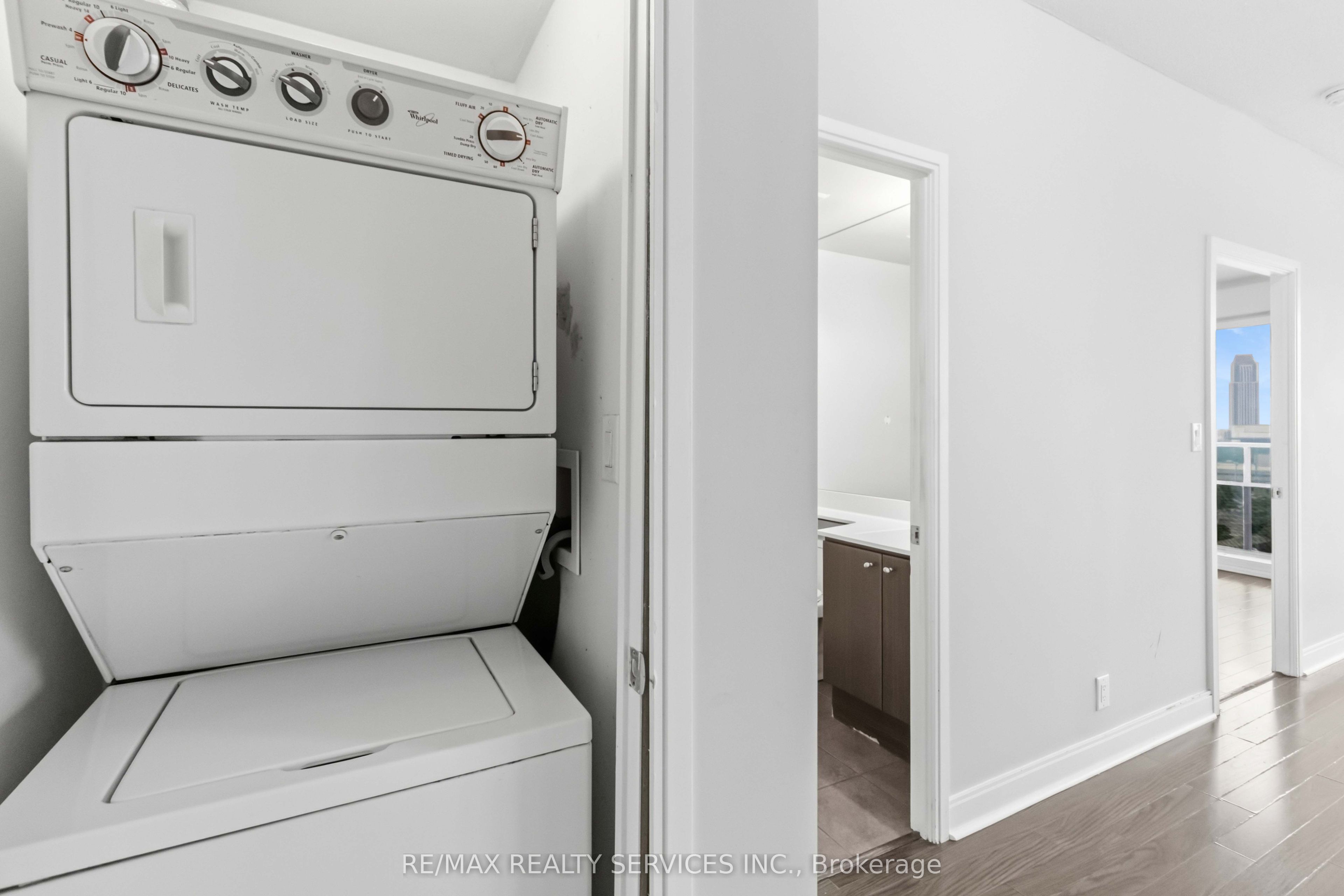 60 Absolute Avenue 1405 Property Photo 19