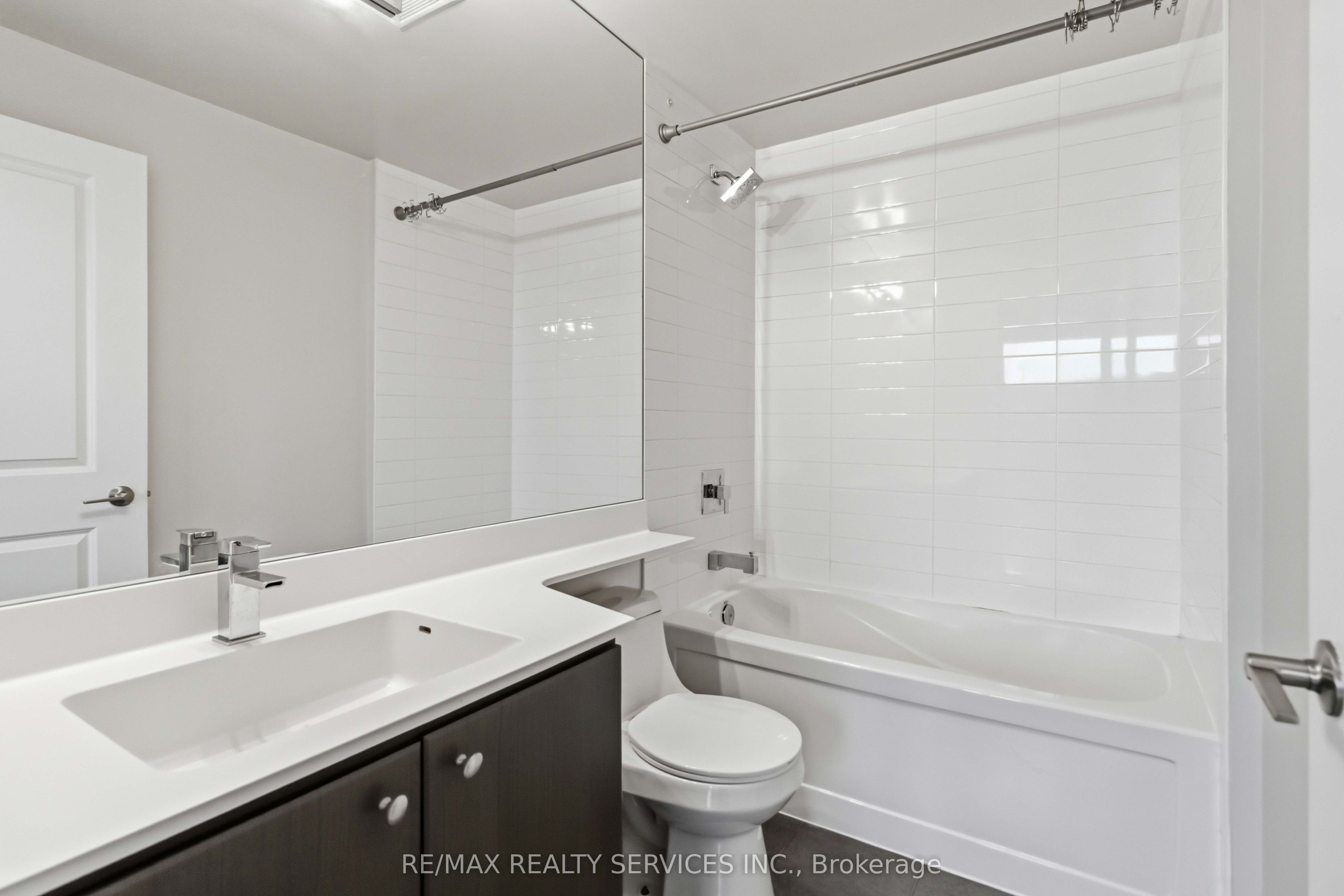 60 Absolute Avenue 1405 Property Photo 25