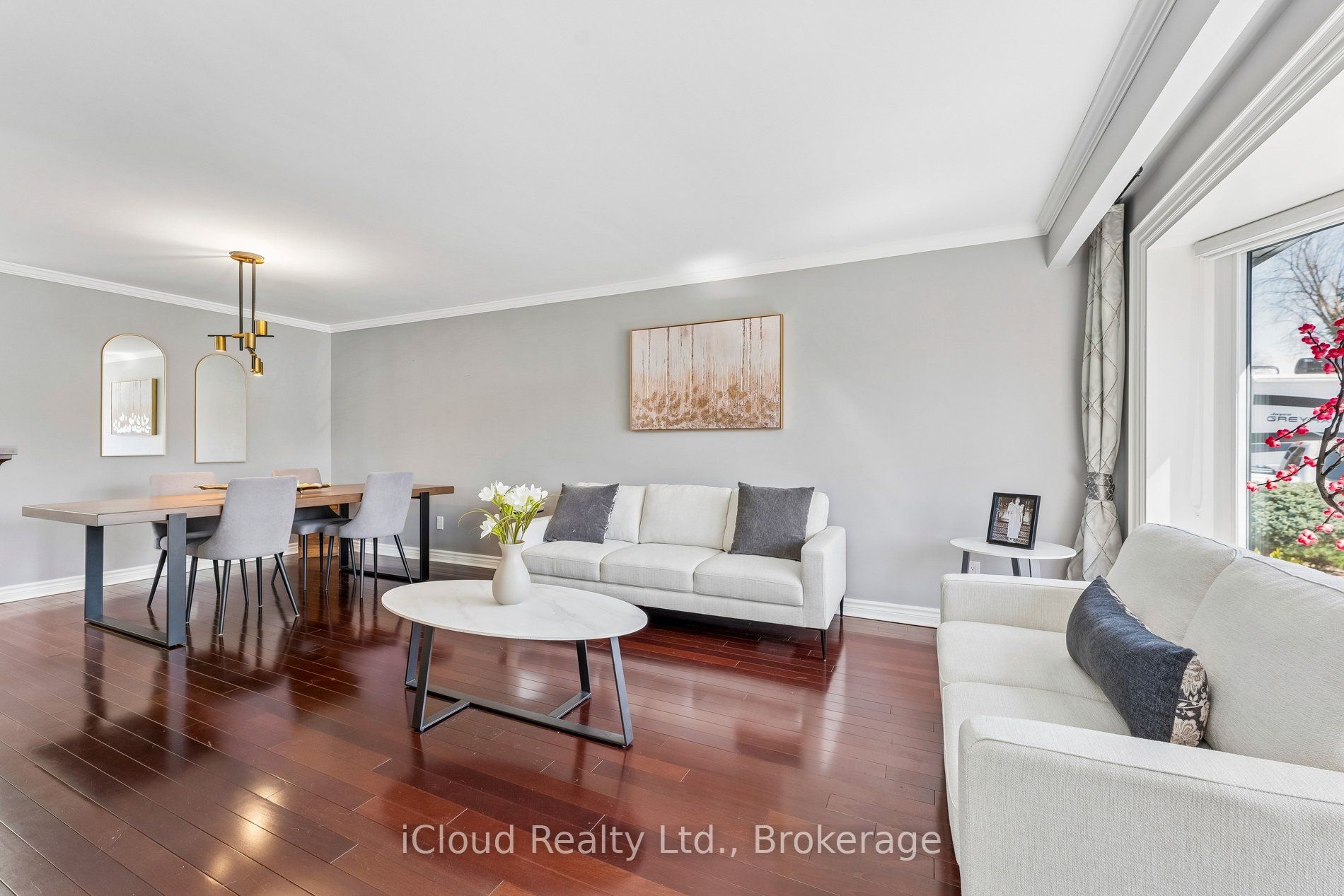 43 Ferndale Crescent Property Photo 3
