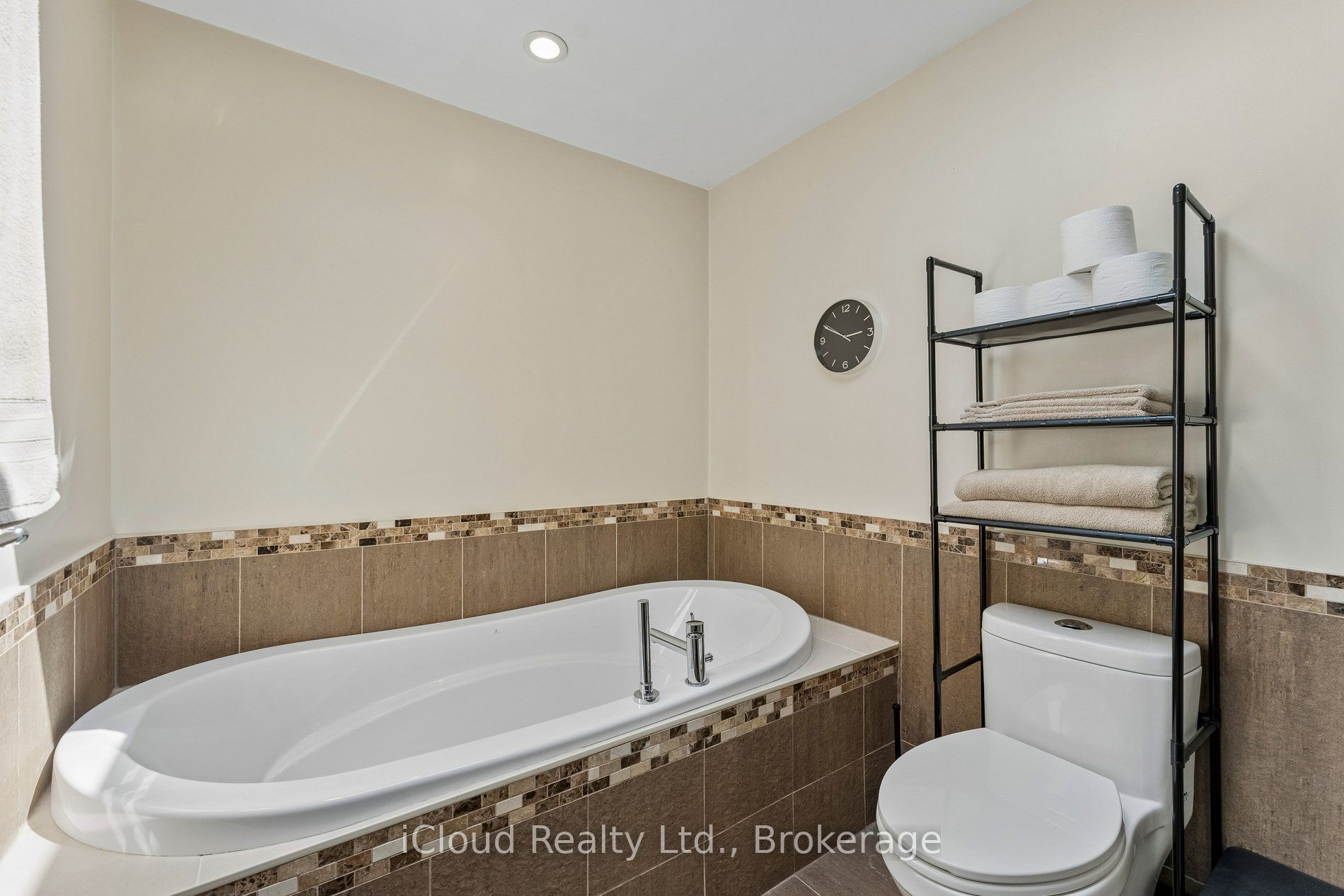 43 Ferndale Crescent Property Photo 21