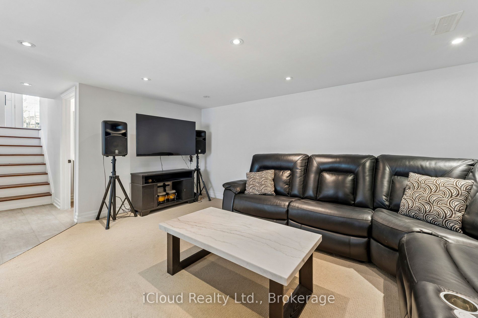 43 Ferndale Crescent Property Photo 27