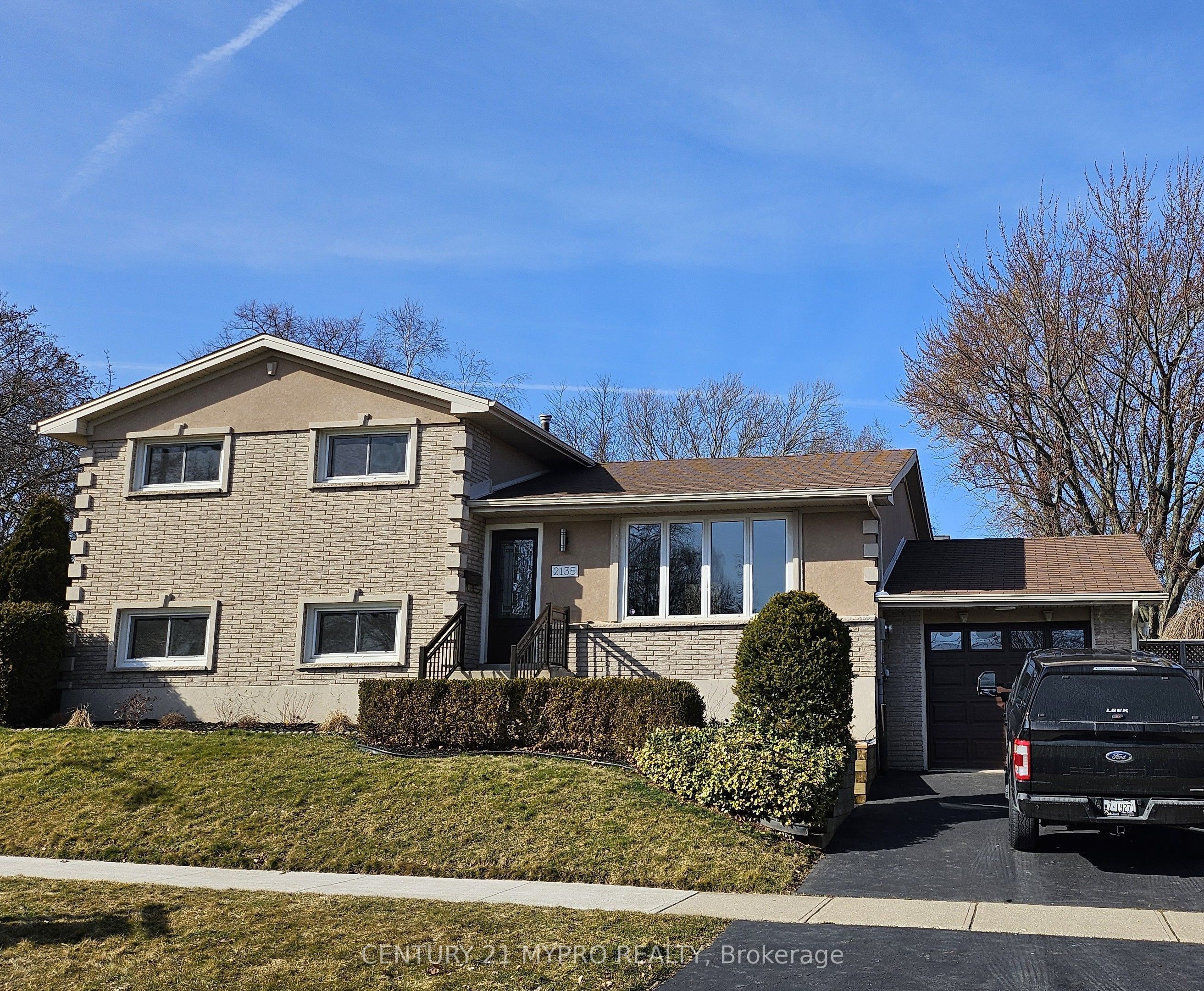 2135 Cobblestone Drive Property Photo 1