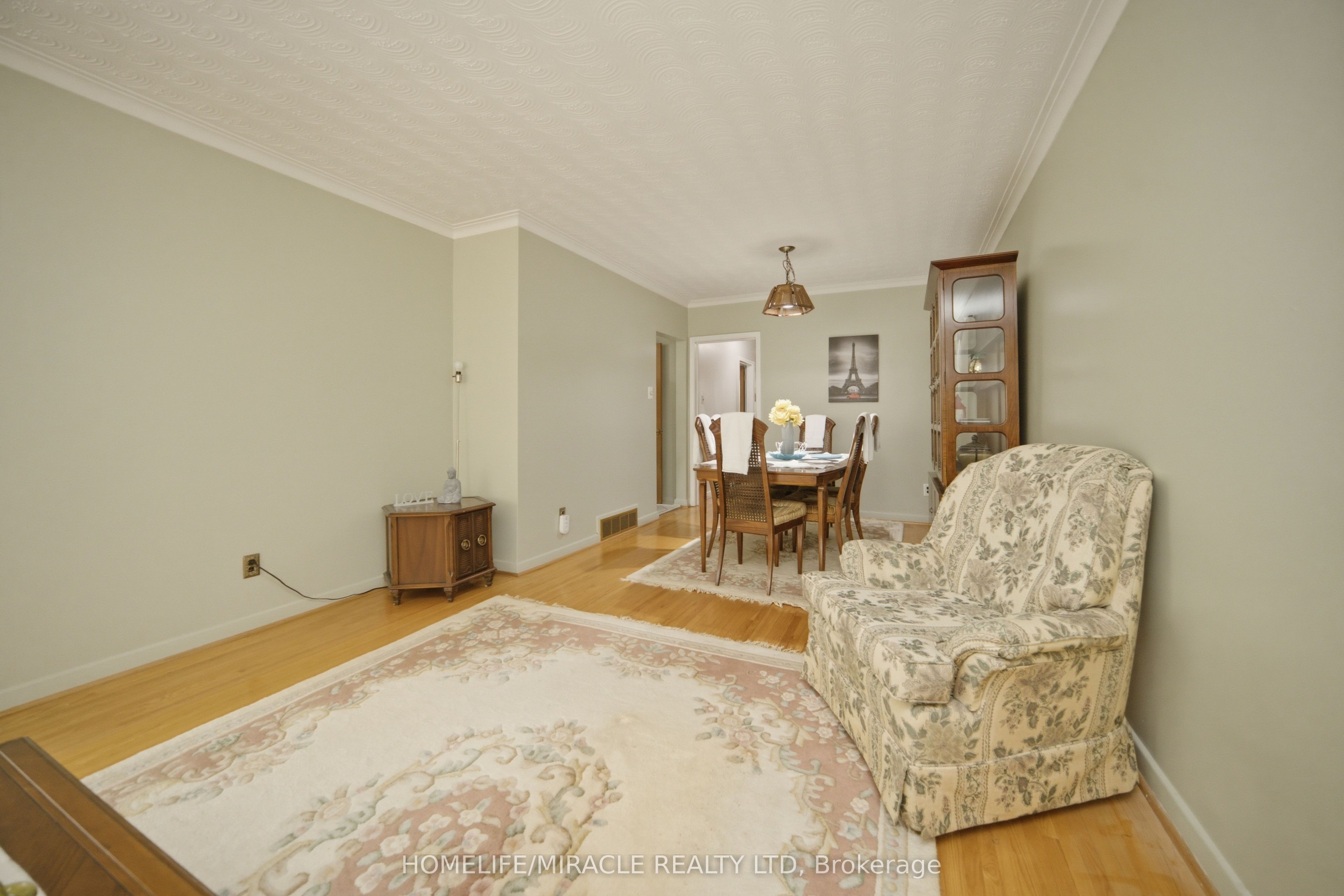 7089 Landen Court Property Photo 6