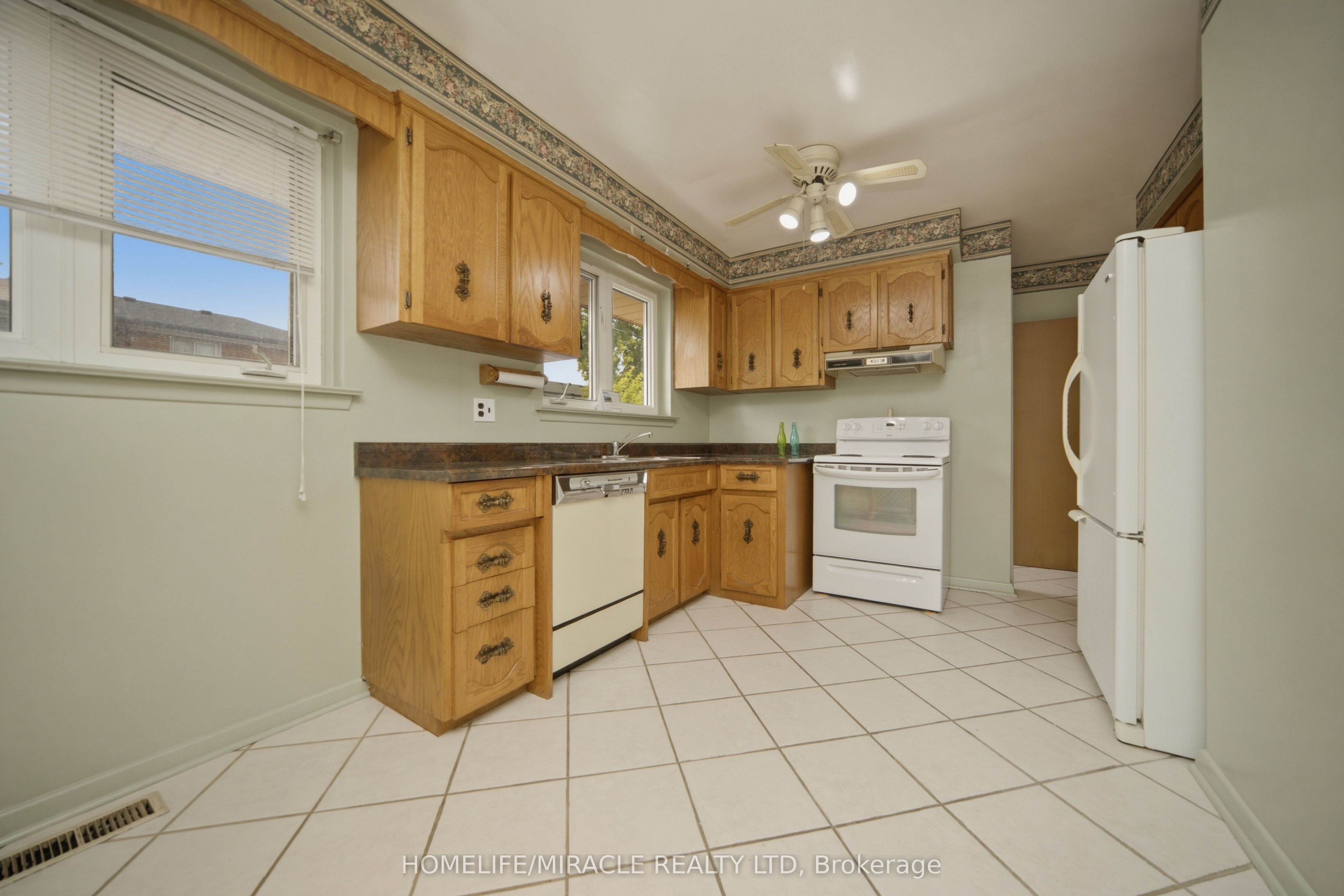 7089 Landen Court Property Photo 11