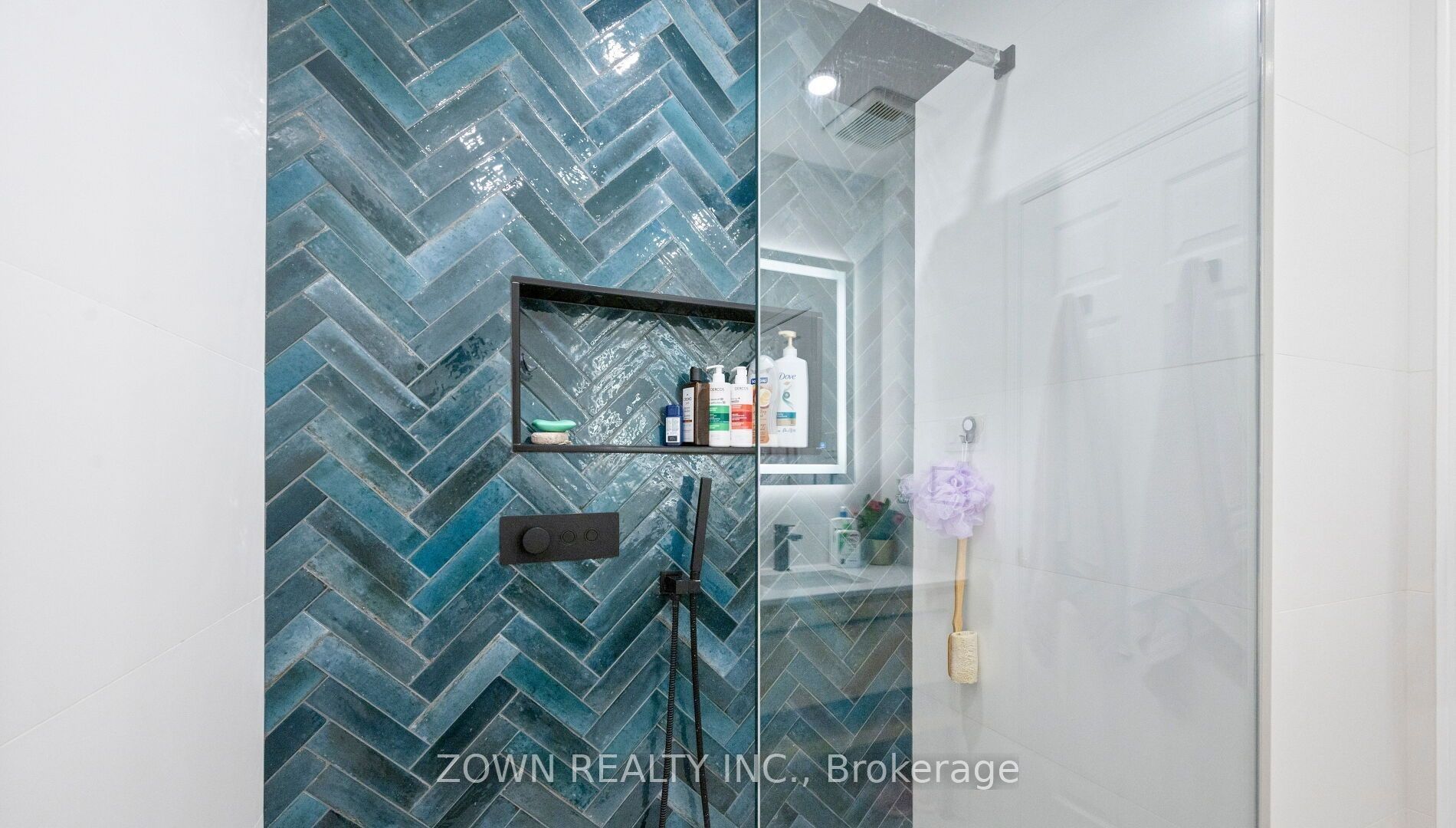 5253 Bushelgrove Circle Property Photo 8