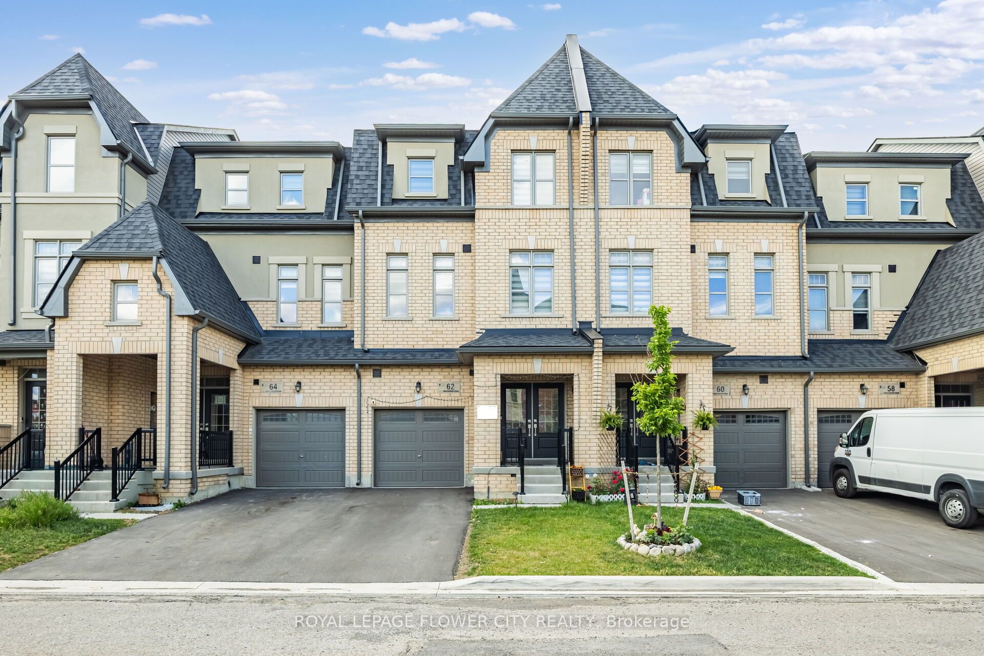 62 Foxsparrow Road Property Photo 3