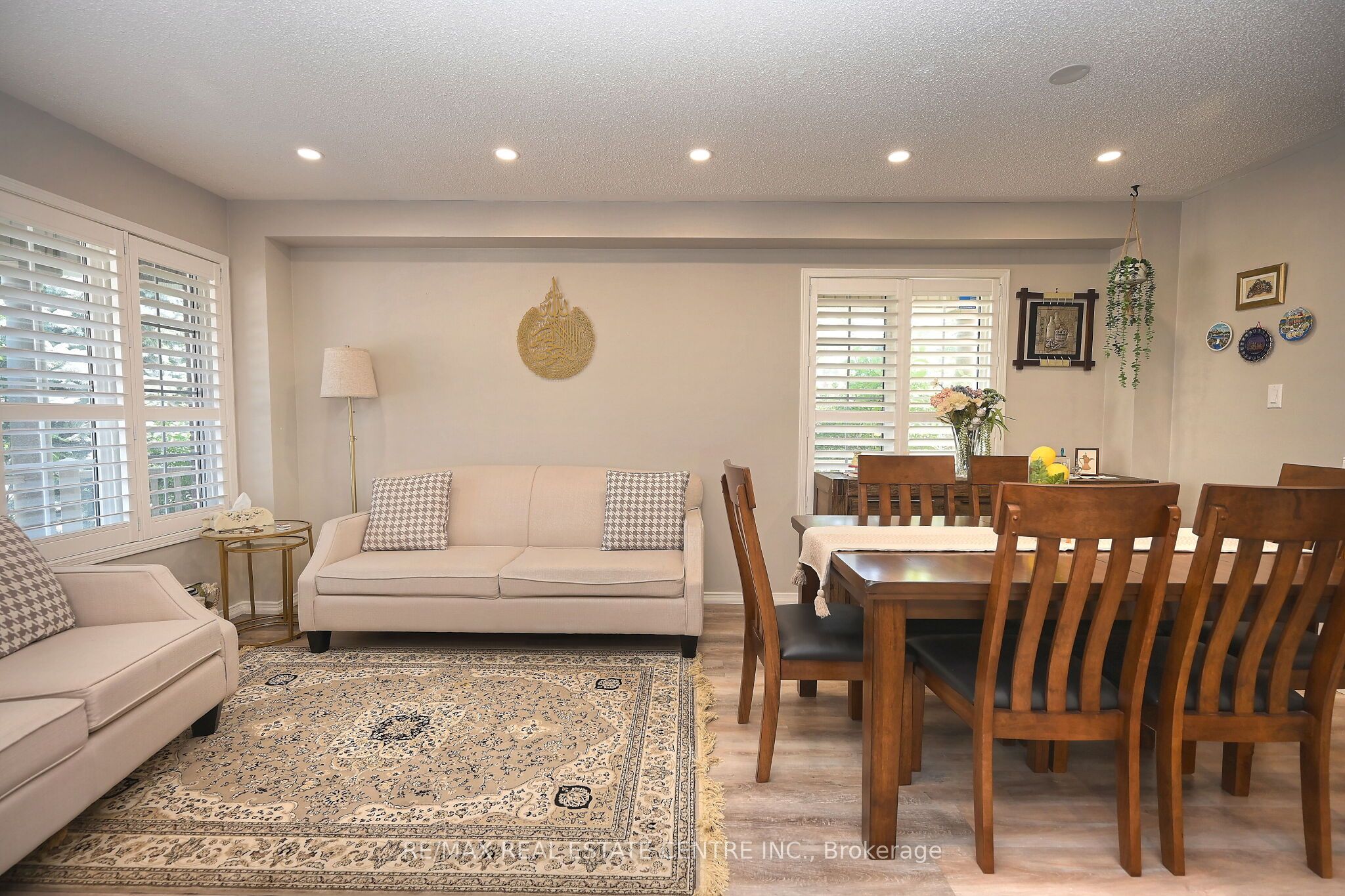 1244 Field Drive Property Photo 7