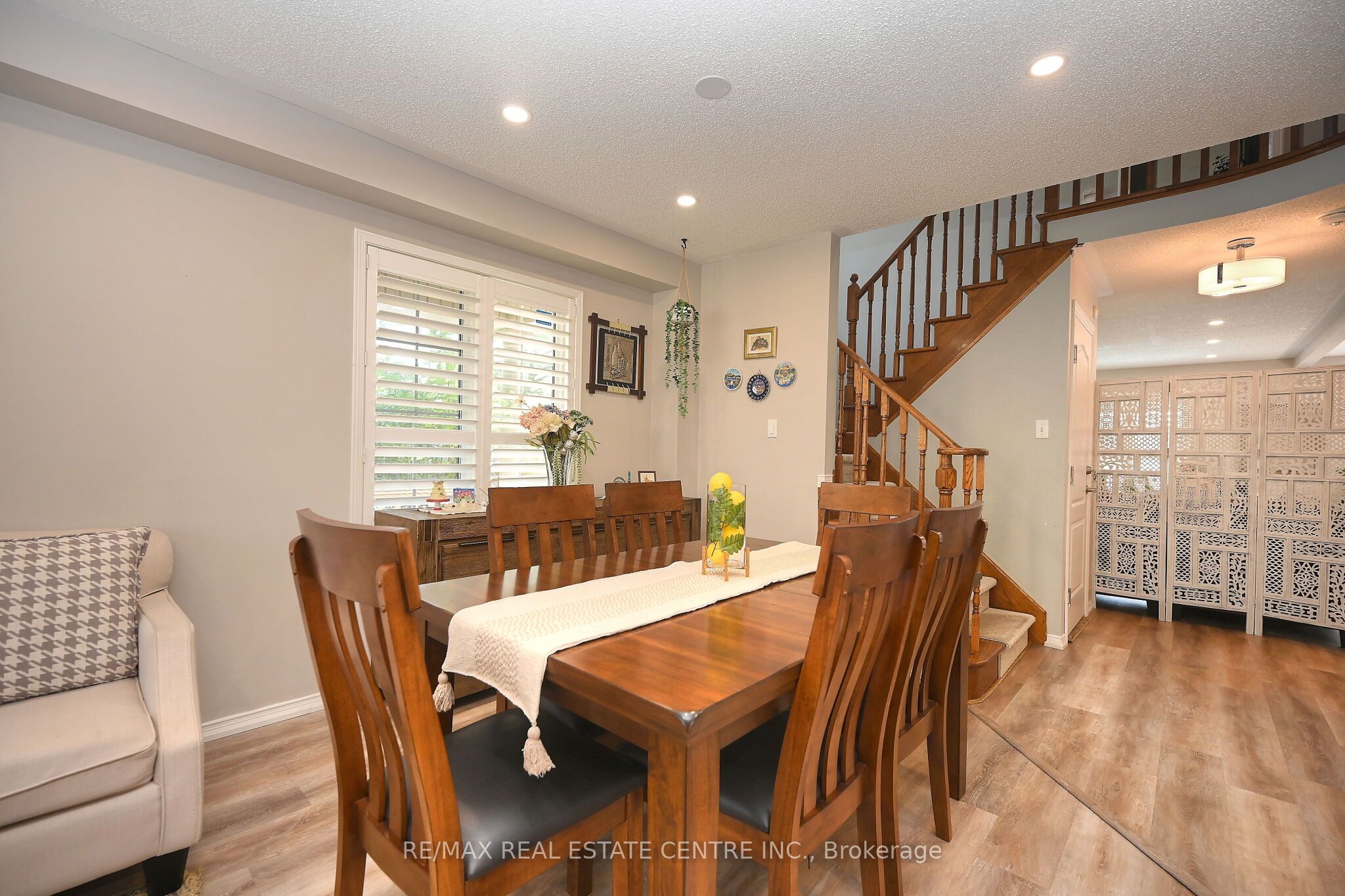 1244 Field Drive Property Photo 9