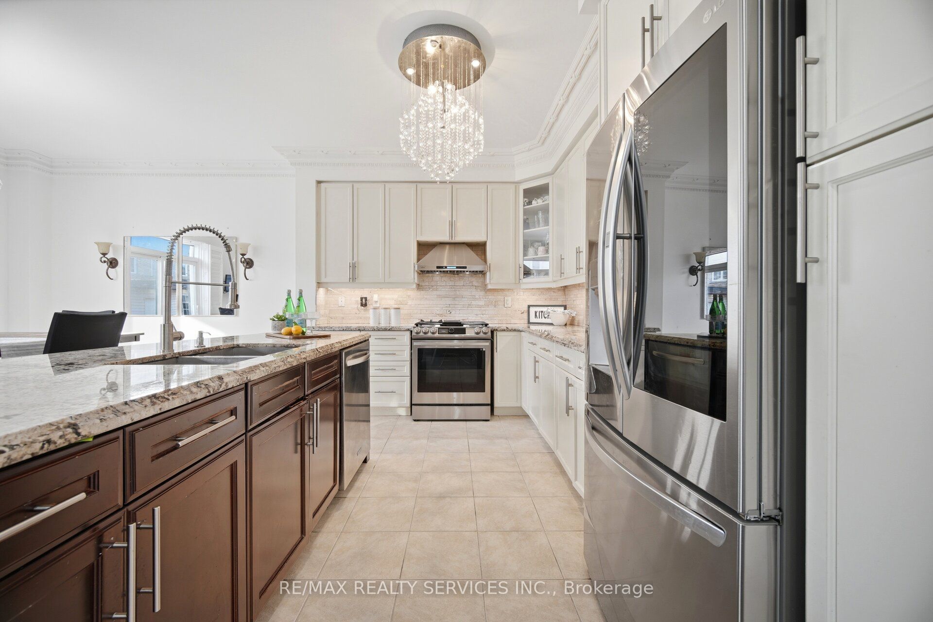 6 Snapdragon Square Property Photo 8