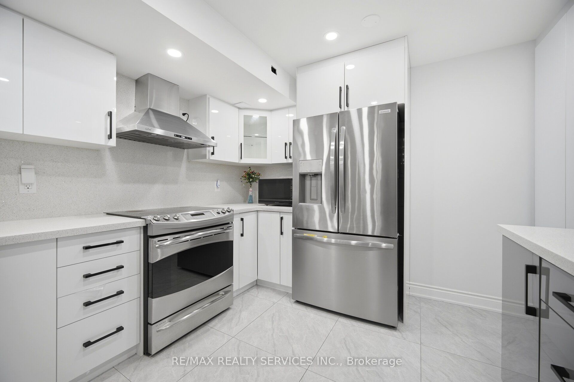 6 Snapdragon Square Property Photo 31