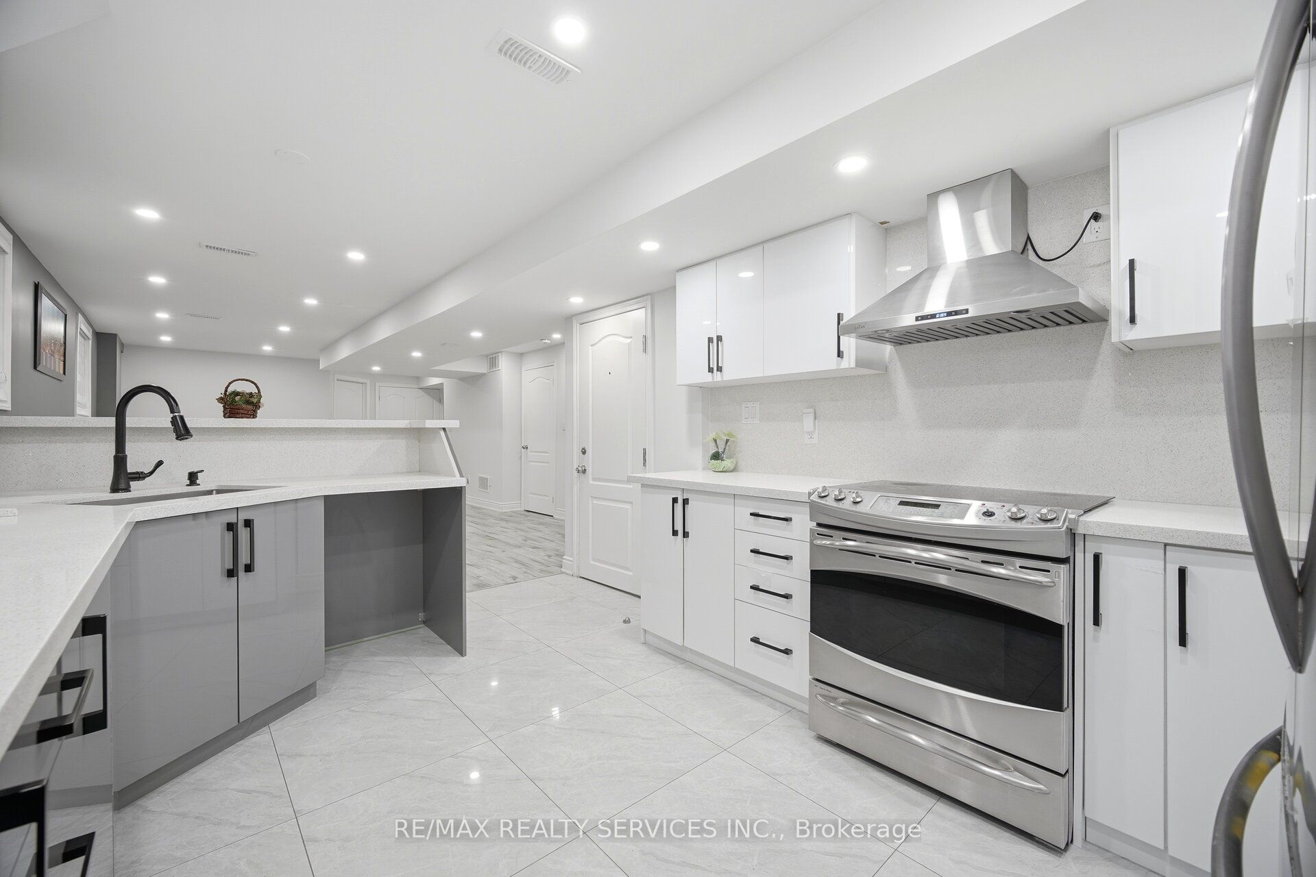 6 Snapdragon Square Property Photo 32
