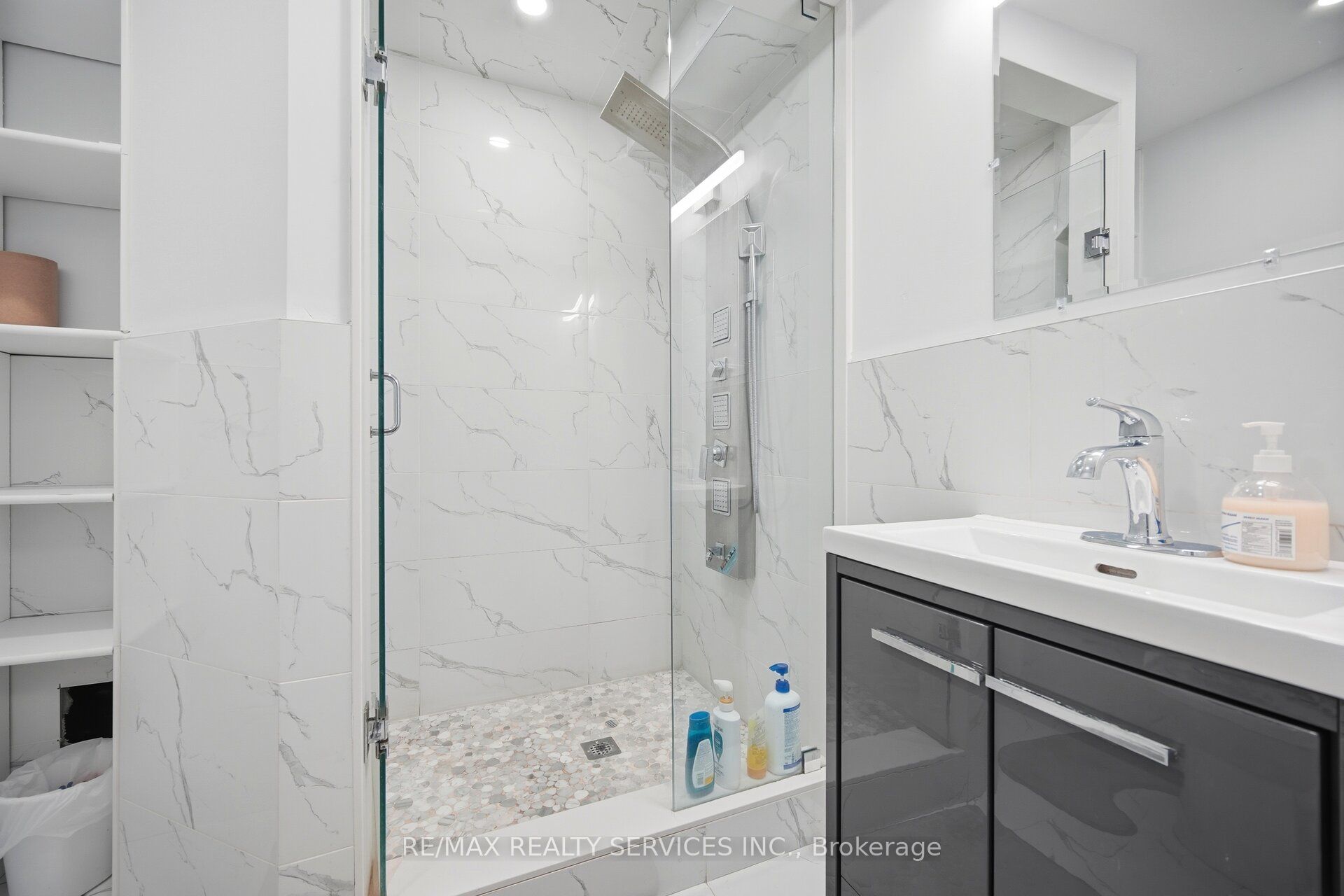 6 Snapdragon Square Property Photo 38