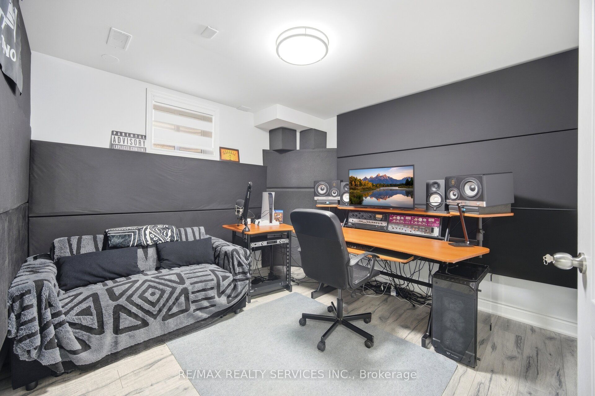 6 Snapdragon Square Property Photo 39