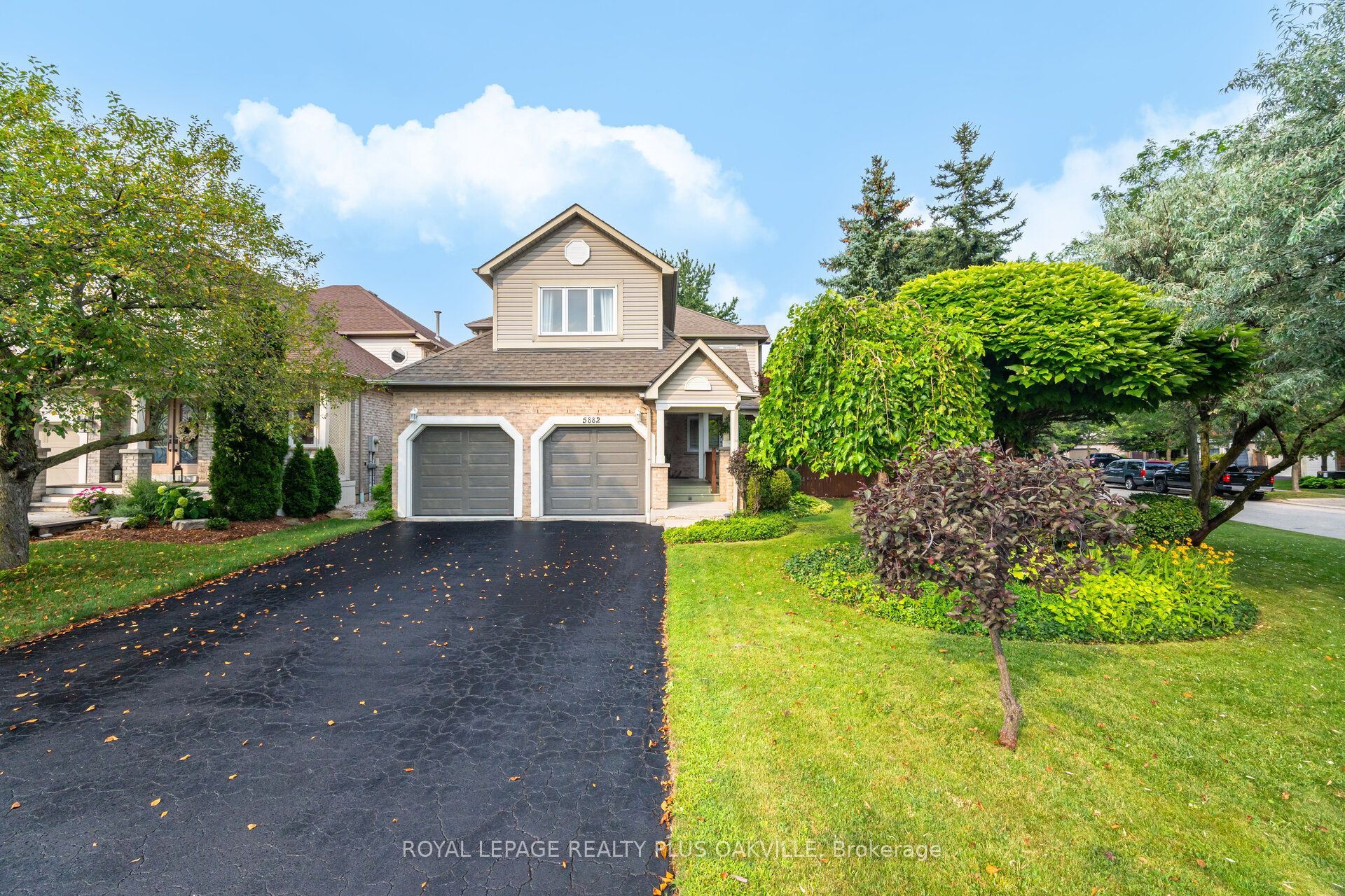 5882 Cornell Crescent Property Photo 1