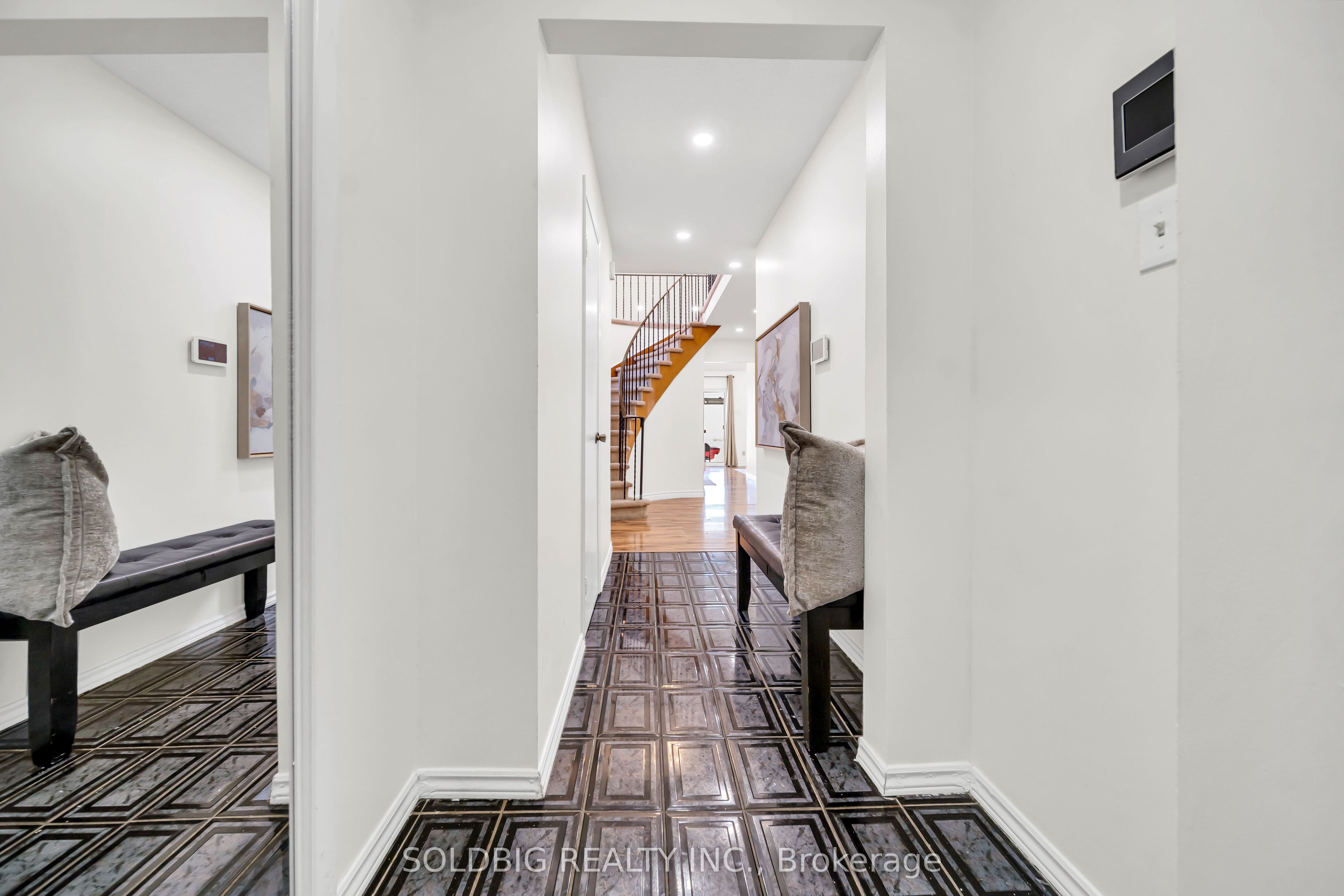 76 Banting Crescent Property Photo 2
