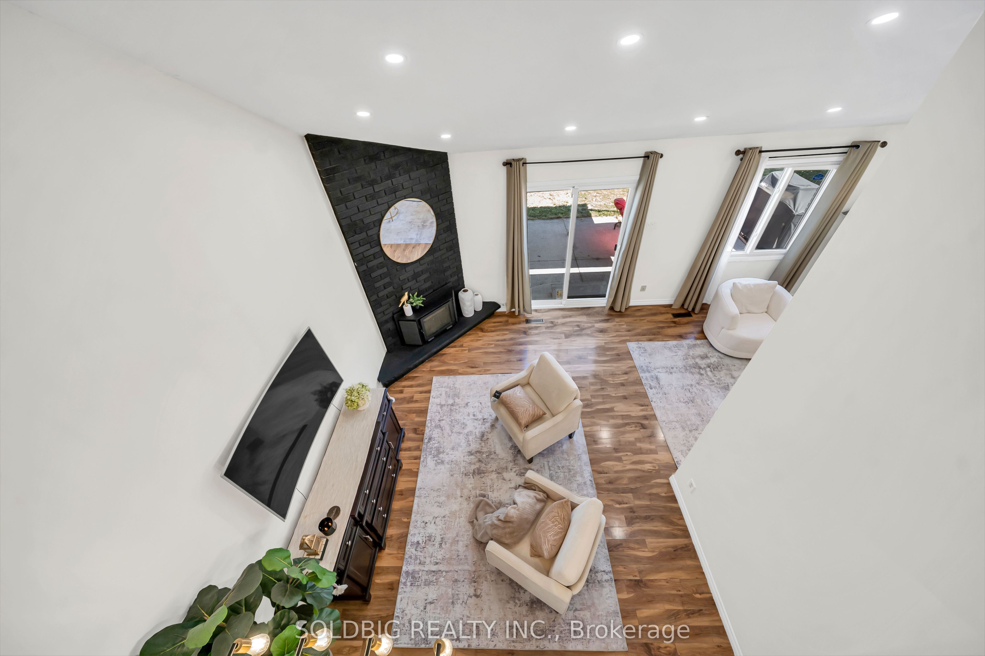 76 Banting Crescent Property Photo 7