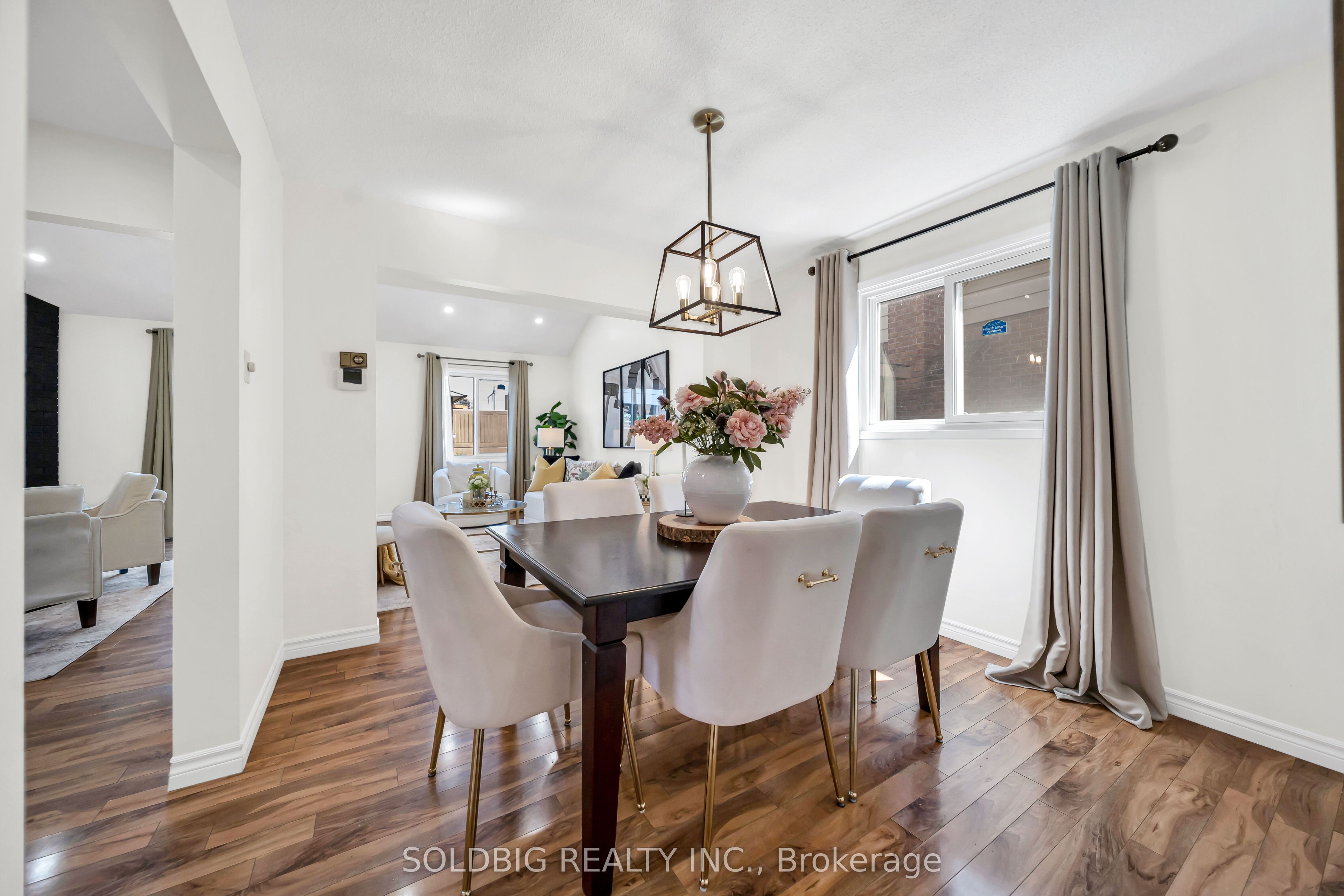 76 Banting Crescent Property Photo 8